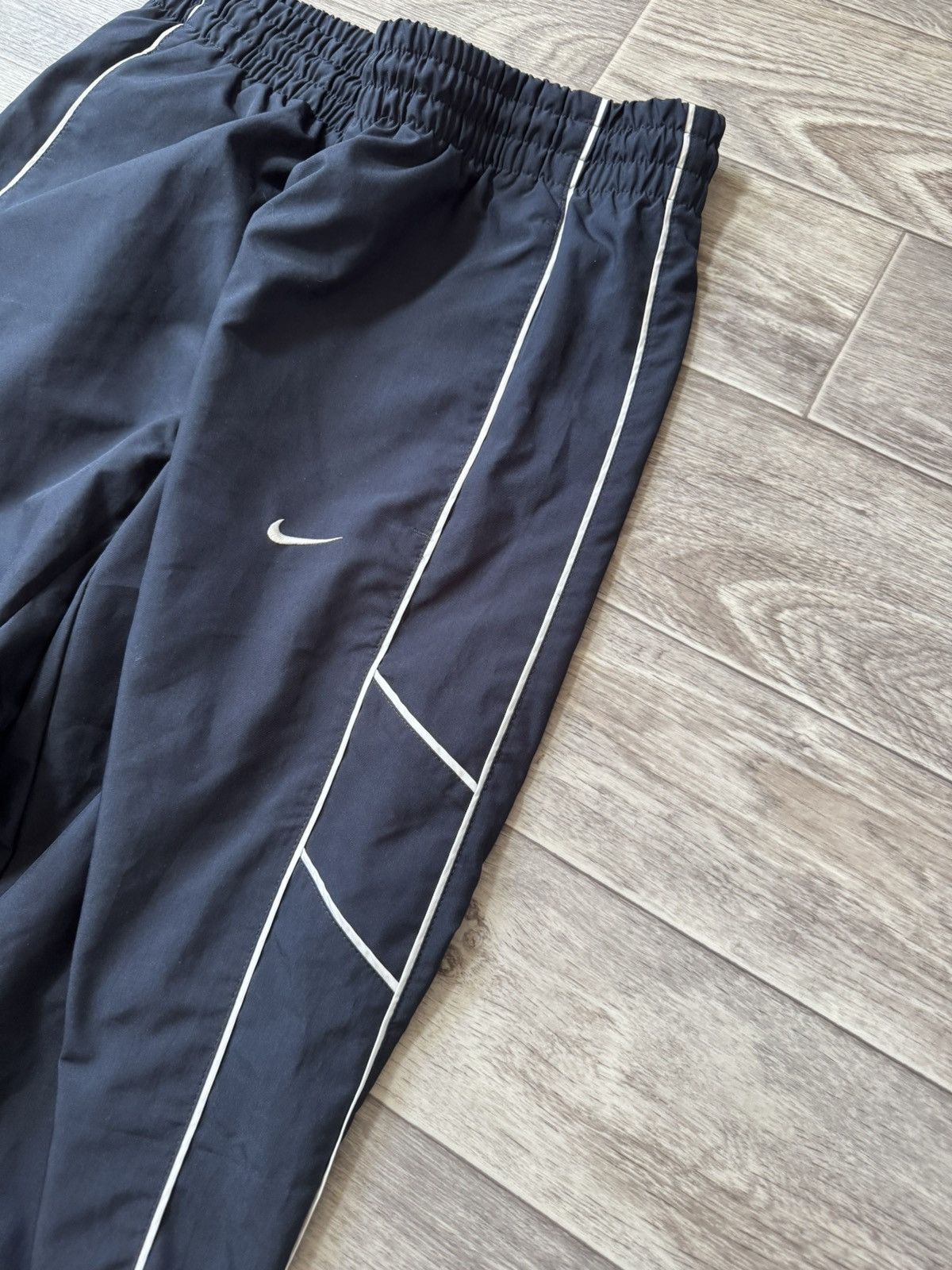 Nike Vintage Nike Track Pants Swoosh Nylon Y2K Drill Size US 31 - 7 Thumbnail