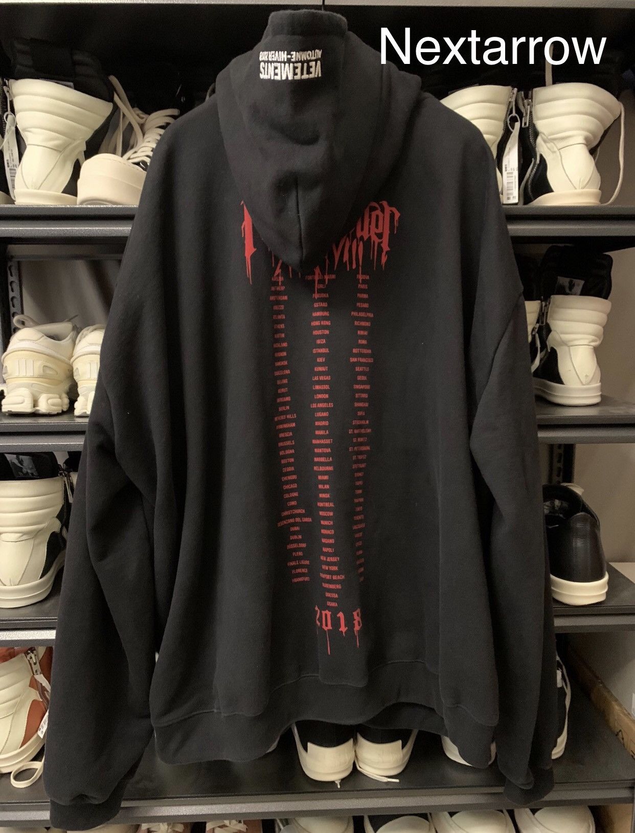 Vetements Vetements 18ss blood drop Sanskrit thick sweatshirt 2412- Size US XS / EU 42 / 0 - 2 Thumbnail