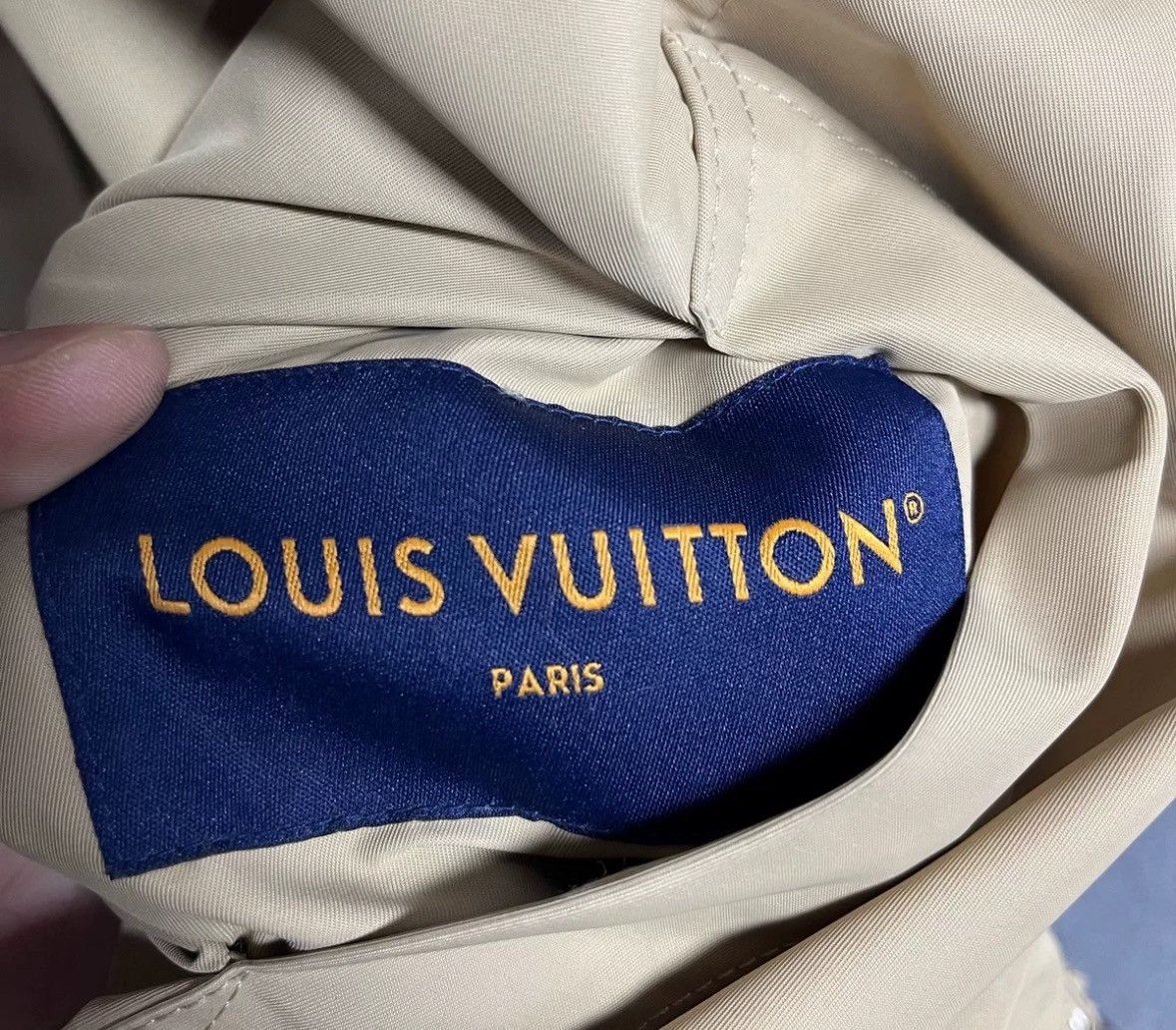Louis Vuitton Louis Vuitton's latest beige pin full print long jacket Size US M / EU 48-50 / 2 - 6 Thumbnail