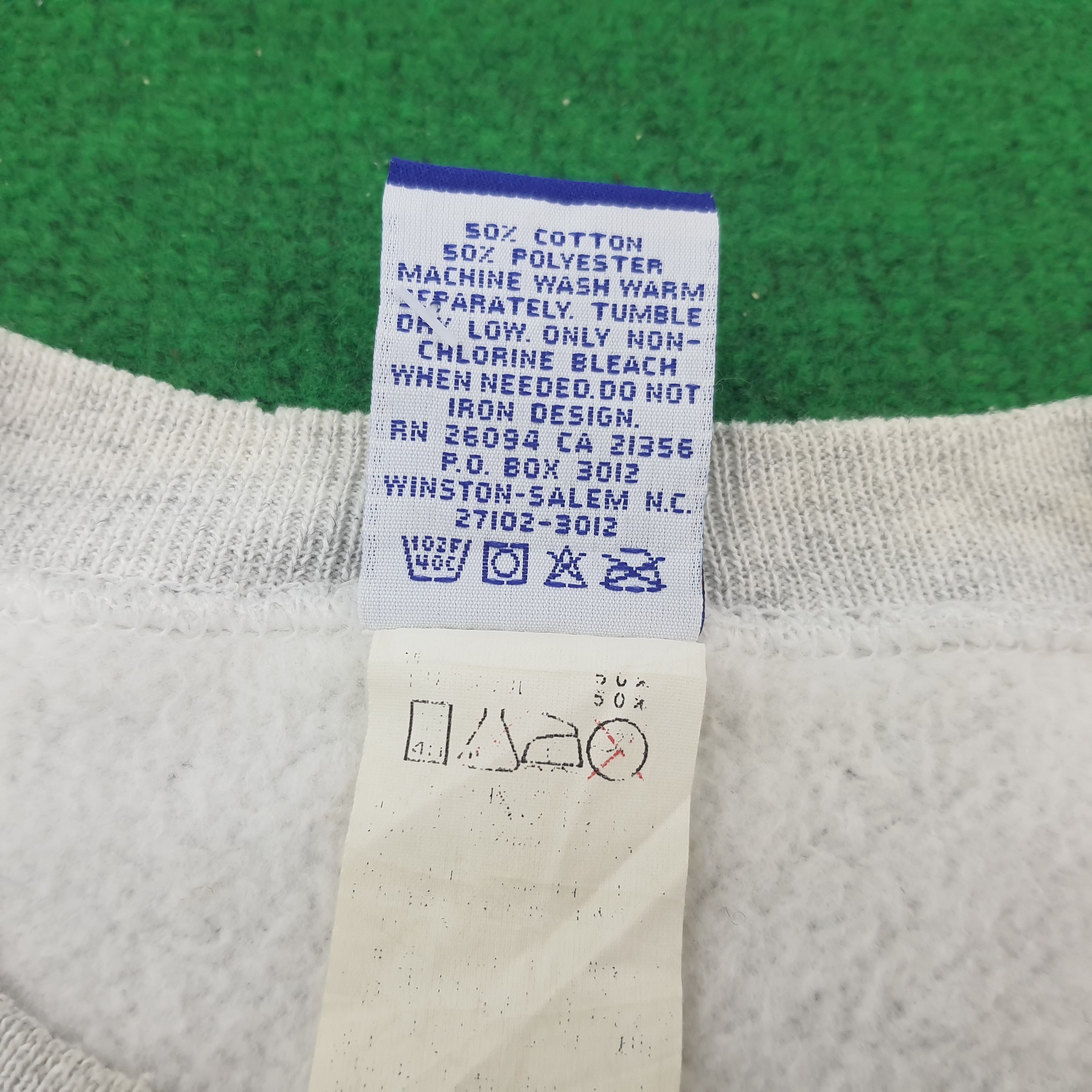 Champion × Vintage Vintage YALE Luxet Veritas New Haven Connecticut Sweatshirt Size US M / EU 48-50 / 2 - 6 Thumbnail