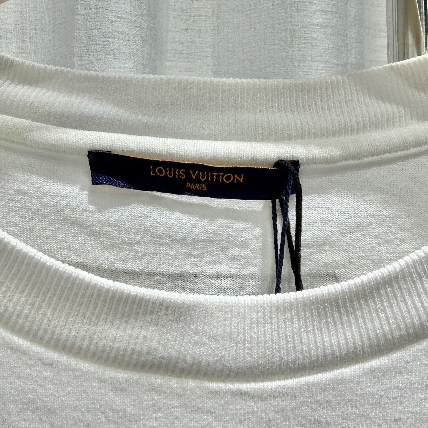 Louis Vuitton LV Classic Short Sleeve T-Shirt L Size US L / EU 52-54 / 3 - 3 Thumbnail
