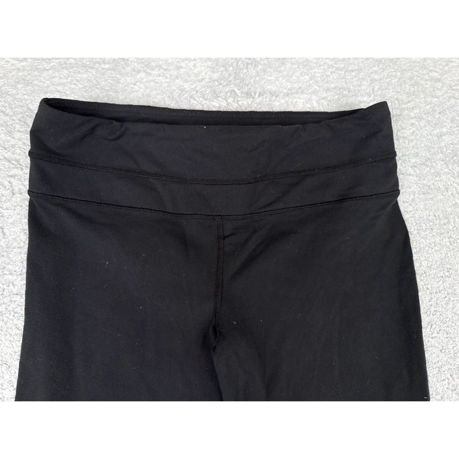 Lululemon Lululemon Leggings Womens 6 Black 20" Capri Wide Waistband Yoga Athletic Gym Shirts? Size 28" / US 6 / IT 42 - 4 Thumbnail