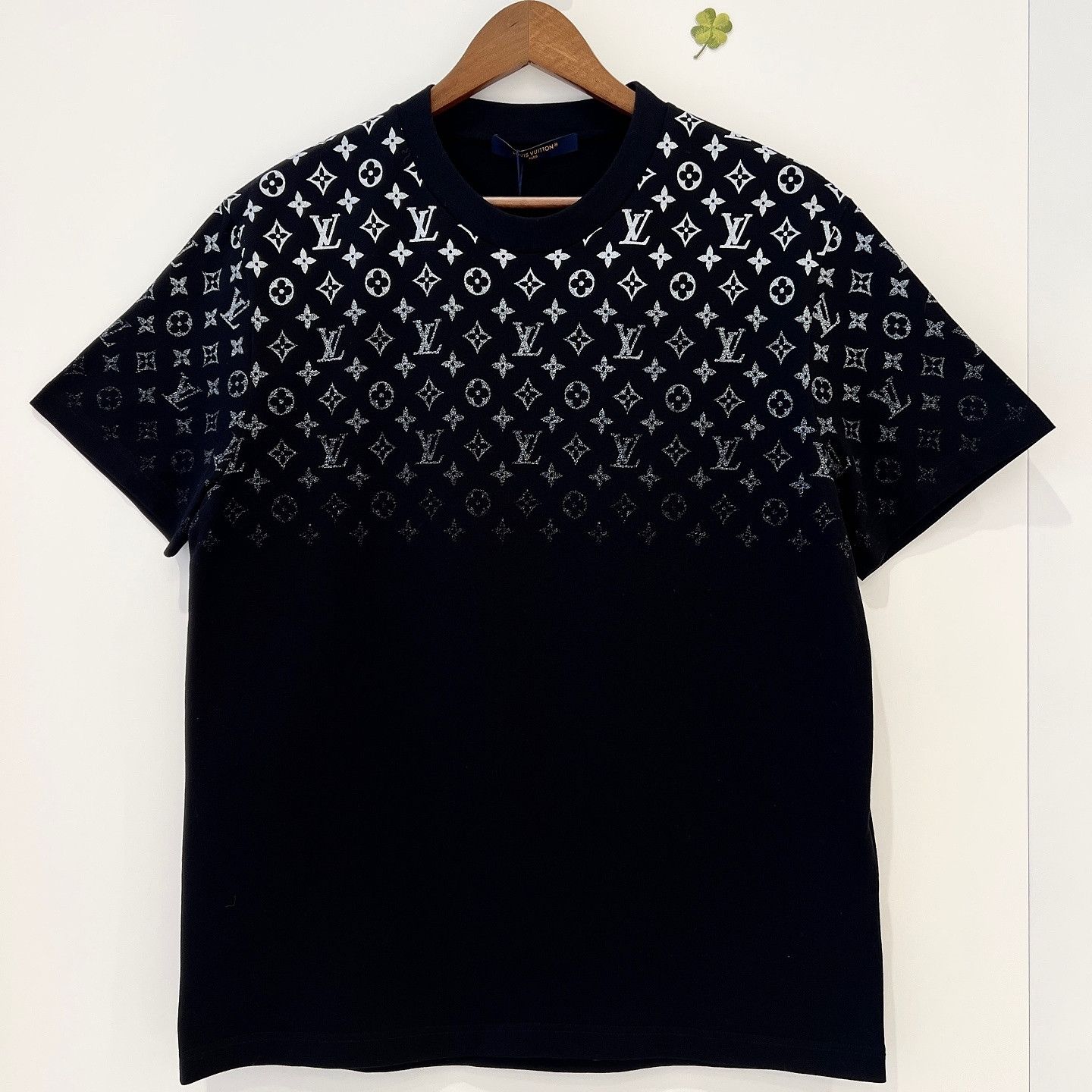 Louis Vuitton Louis Vuitton Gradient Monogram T-Shirt Size M Size US M / EU 48-50 / 2 - 1 Thumbnail