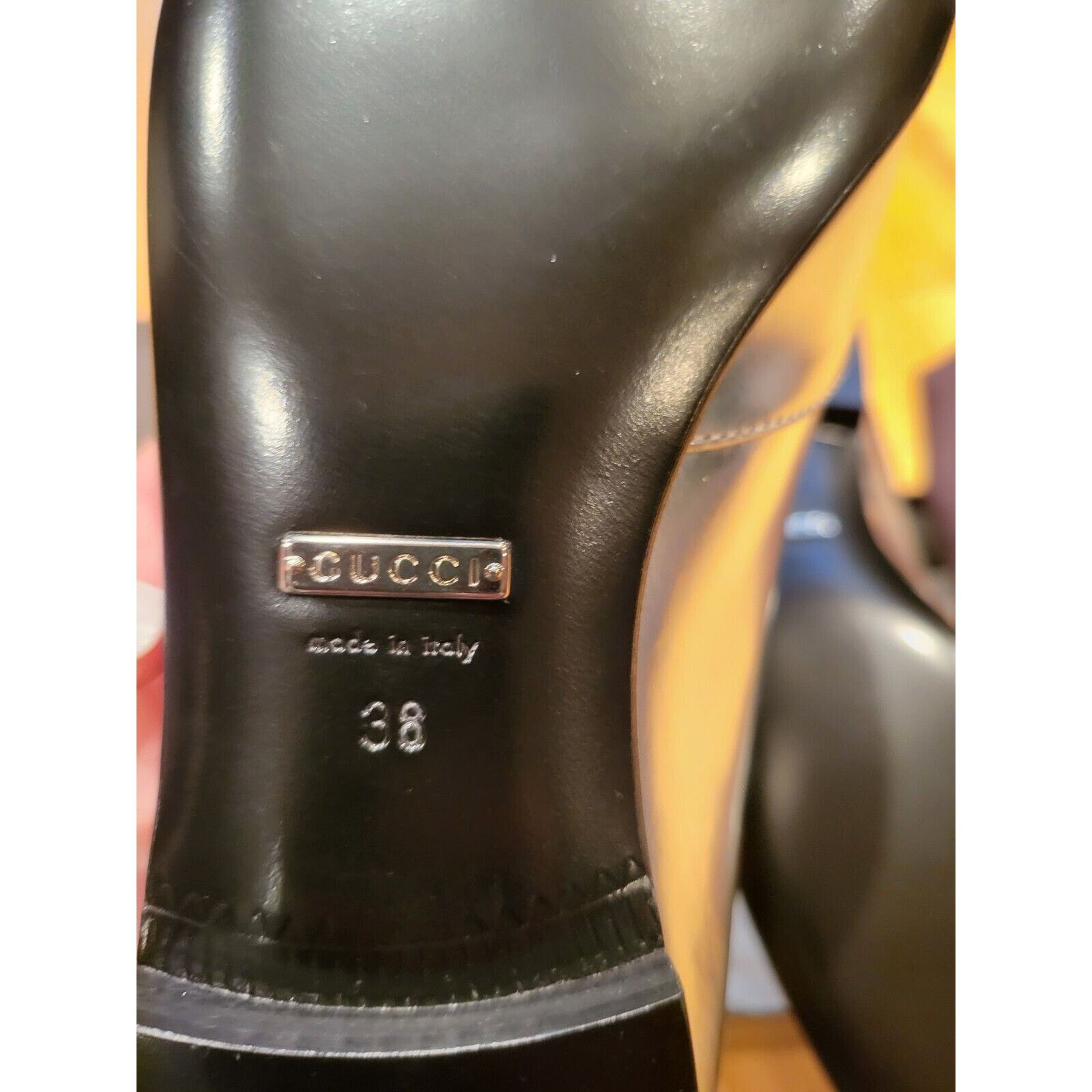 Gucci Beautiful Designer GUCCI Ladies Silver Metallic Leather Size US 8 / IT 38 - 6 Thumbnail