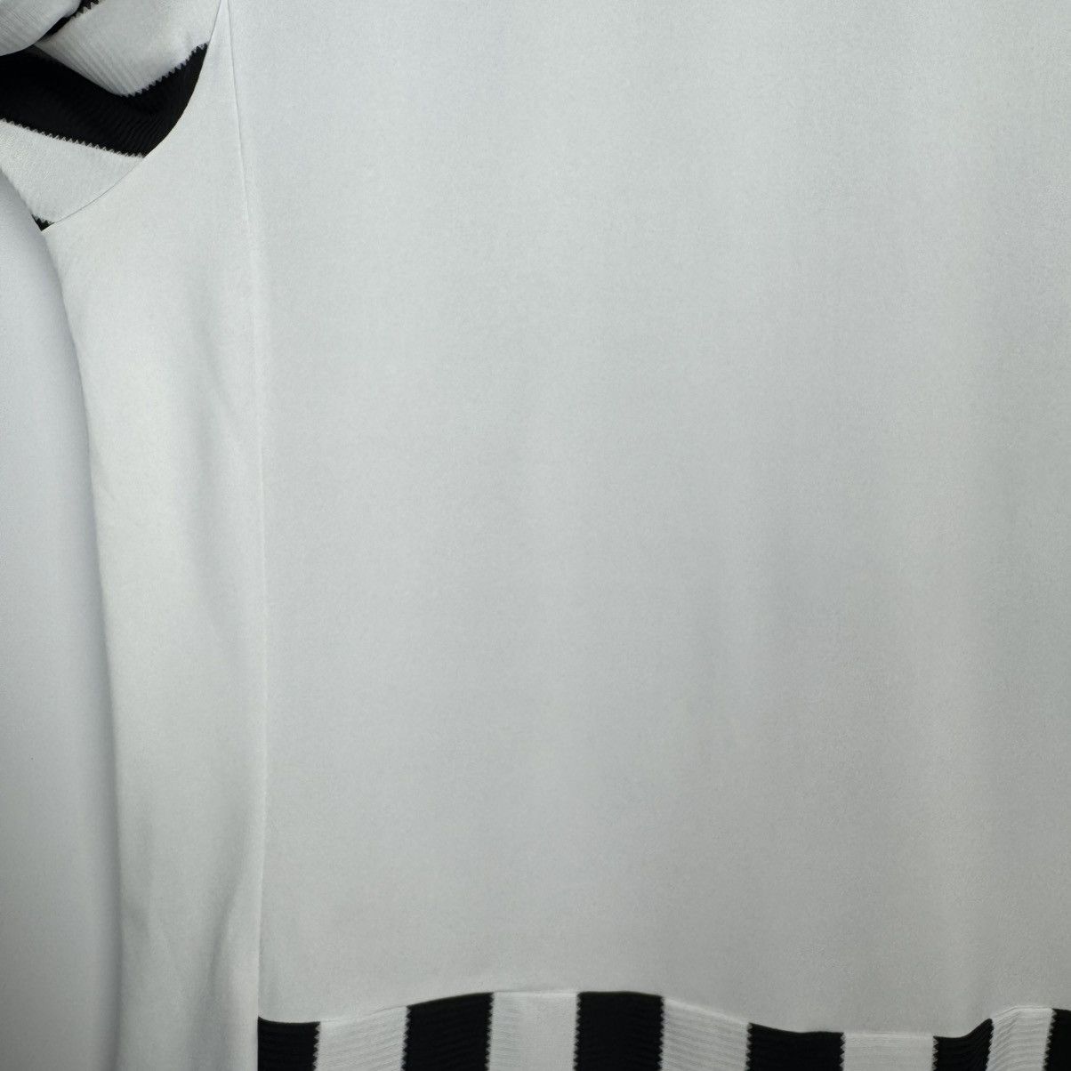 Adidas JUVENTUS 2015 2016 HOME FOOTBALL SHIRT SOCCER JERSEY ADIDAS Size US M / EU 48-50 / 2 - 22 Thumbnail
