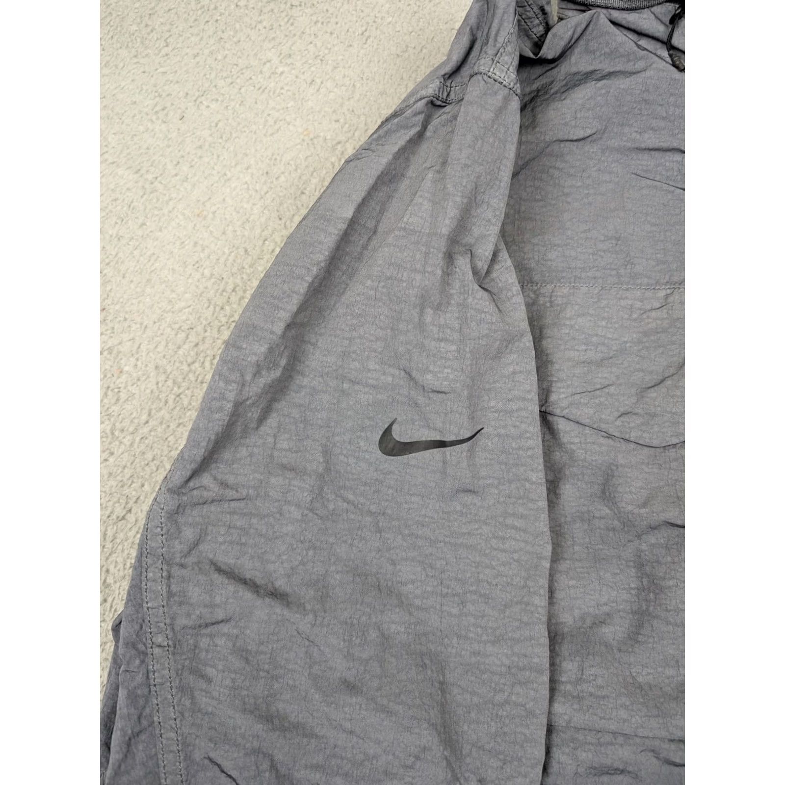 Nike Nike Tech Pack Jacket Mens XL Gray Packable Hood Full Zip Nylon Long Beach LB Size US XL / EU 56 / 4 - 7 Thumbnail