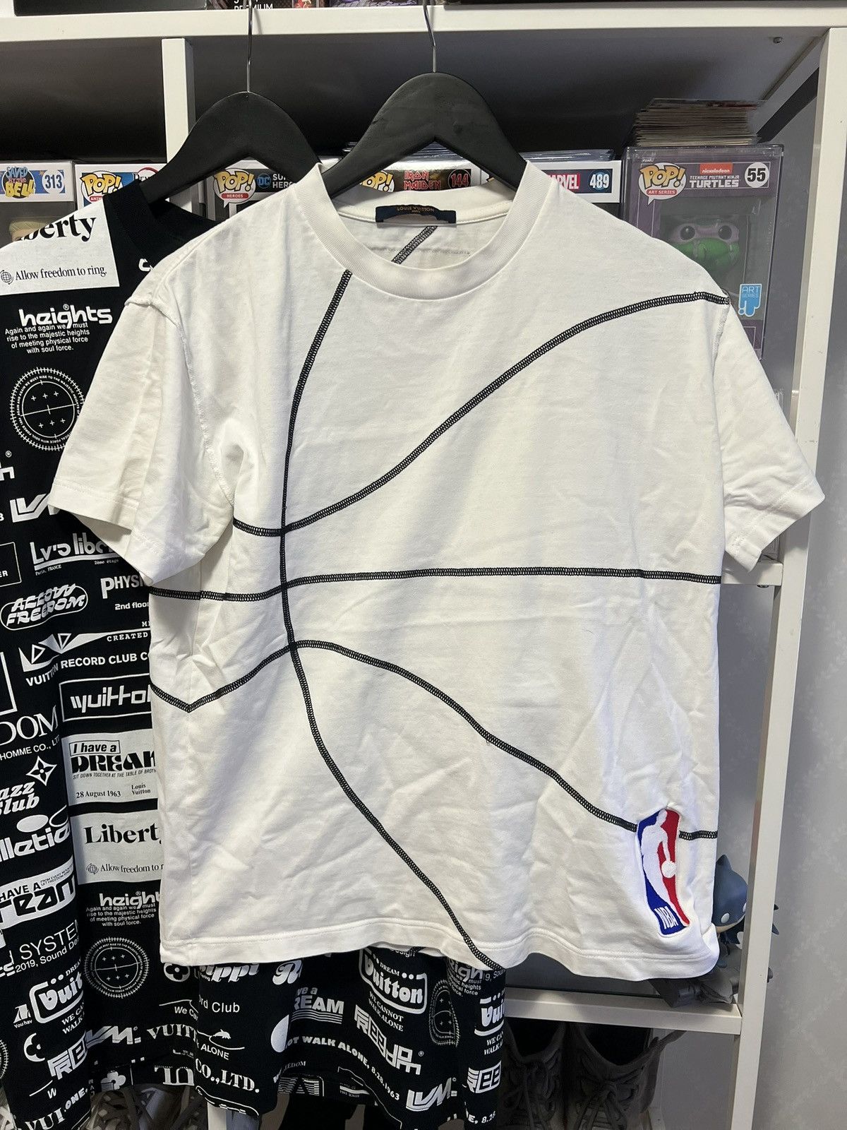 Louis Vuitton Louis Vuitton NBA T shirt Size US S / EU 44-46 / 1 - 1 Thumbnail
