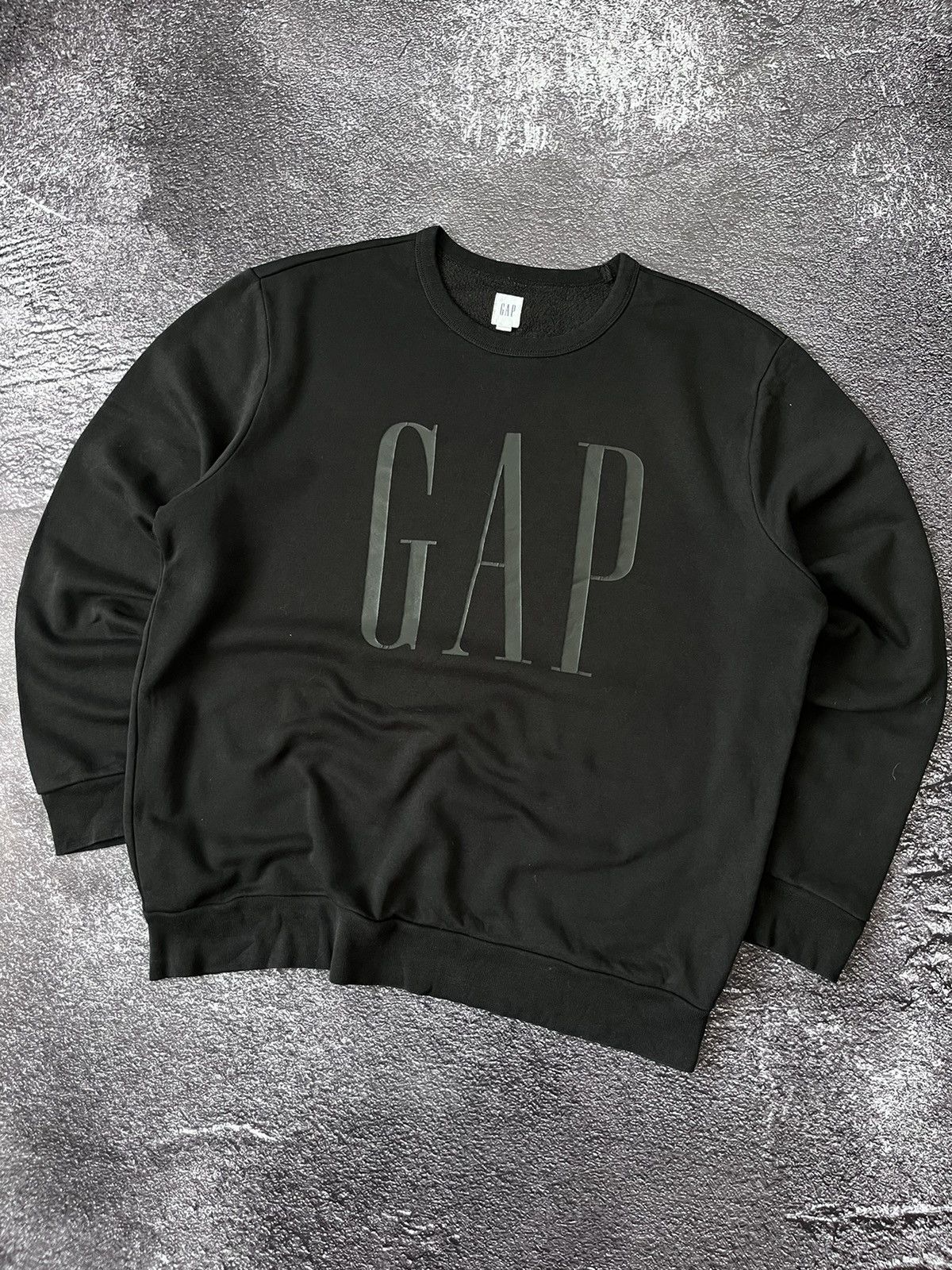 Gap VINTAGE ALL BLACK "GAP" BIG LOGO SWEATSHIRT Size US XL / EU 56 / 4 - 2 Thumbnail