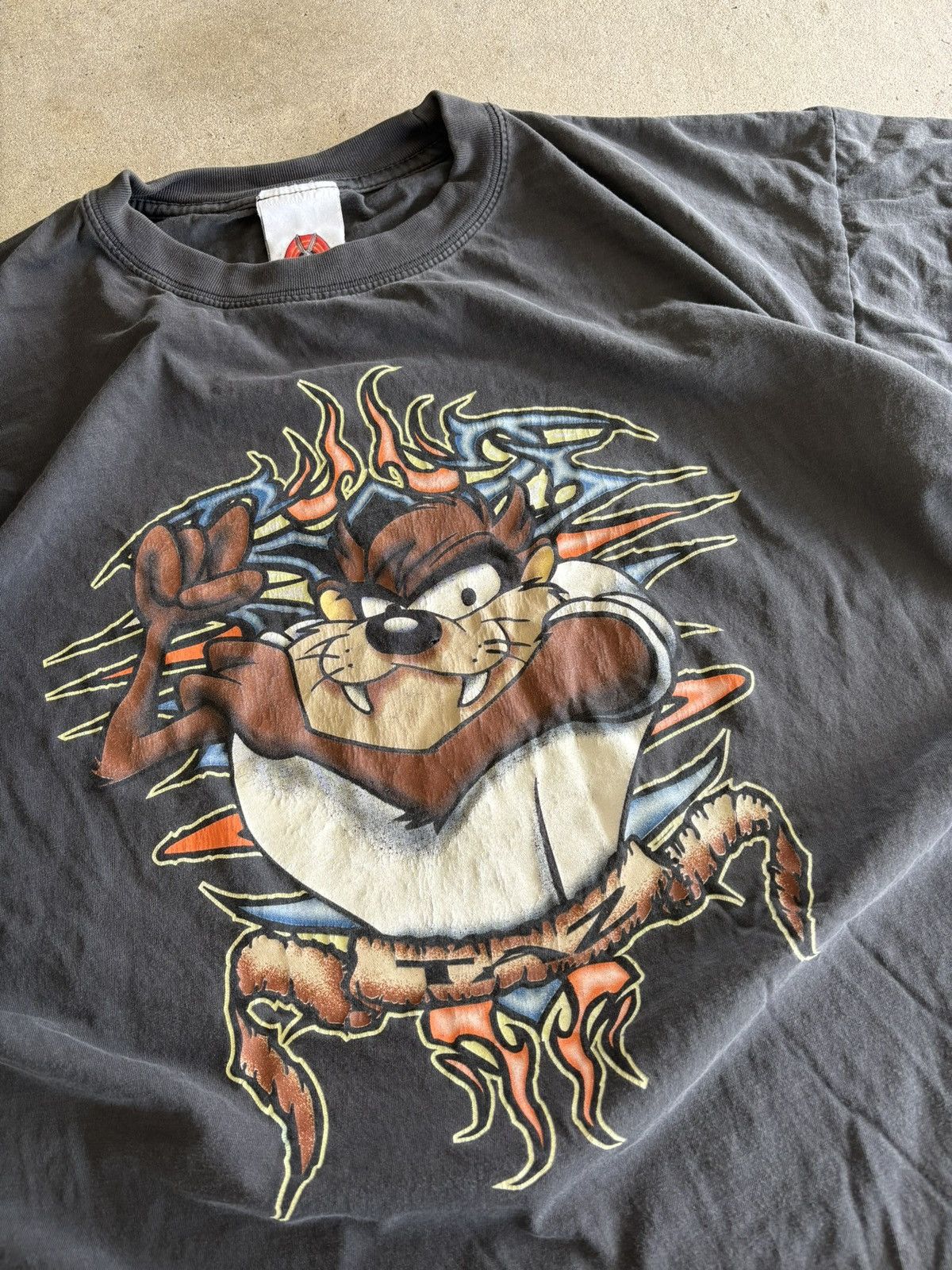 Other Vintage 2000 Taz Looney Tunes Y2K Flame Faded Tee Size US L / EU 52-54 / 3 - 3 Thumbnail
