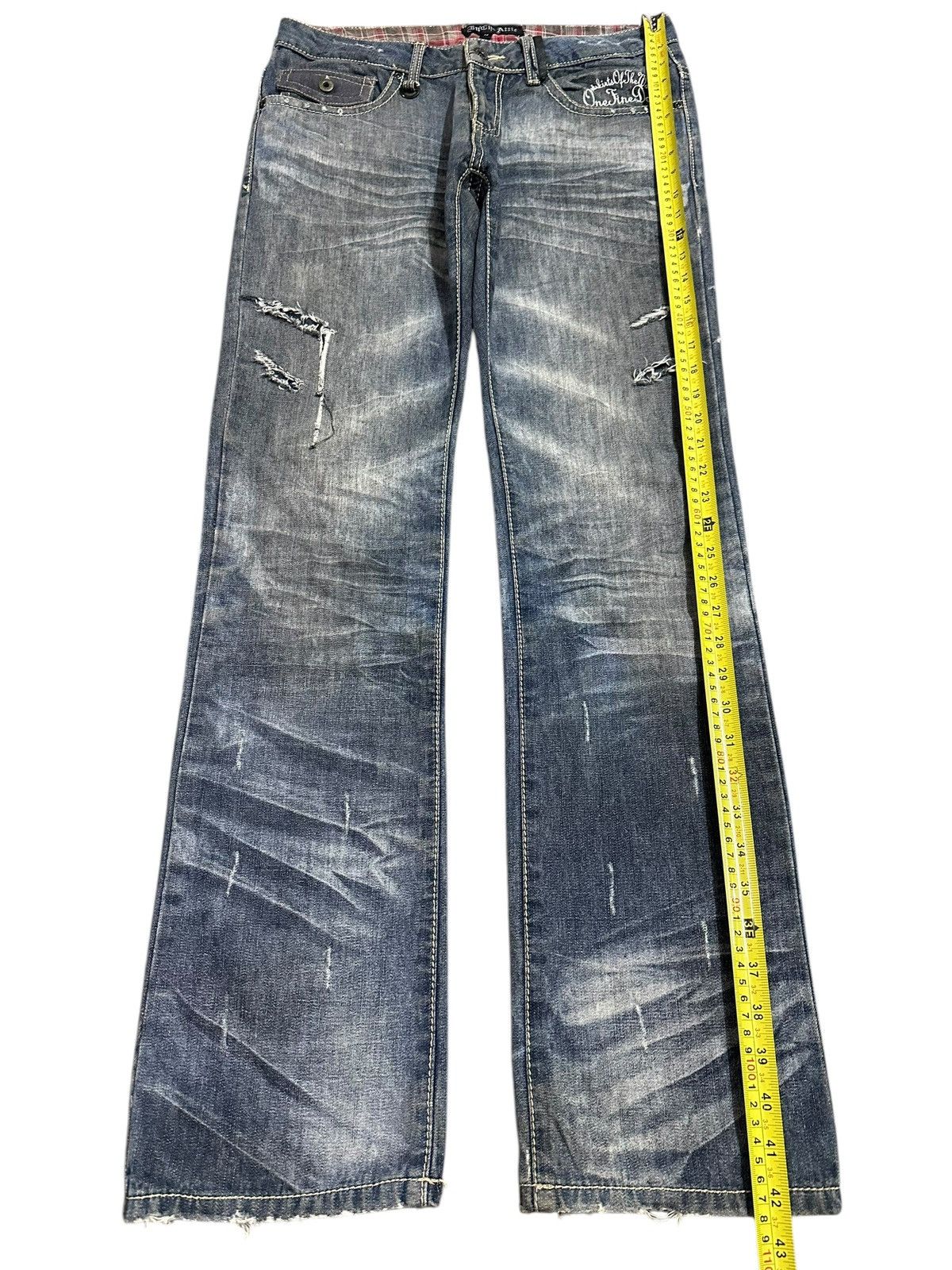 In The Attic Vintage Japan In The Attic Blue Wash Distressed Jeans Size US 32 / EU 48 - 13 Thumbnail