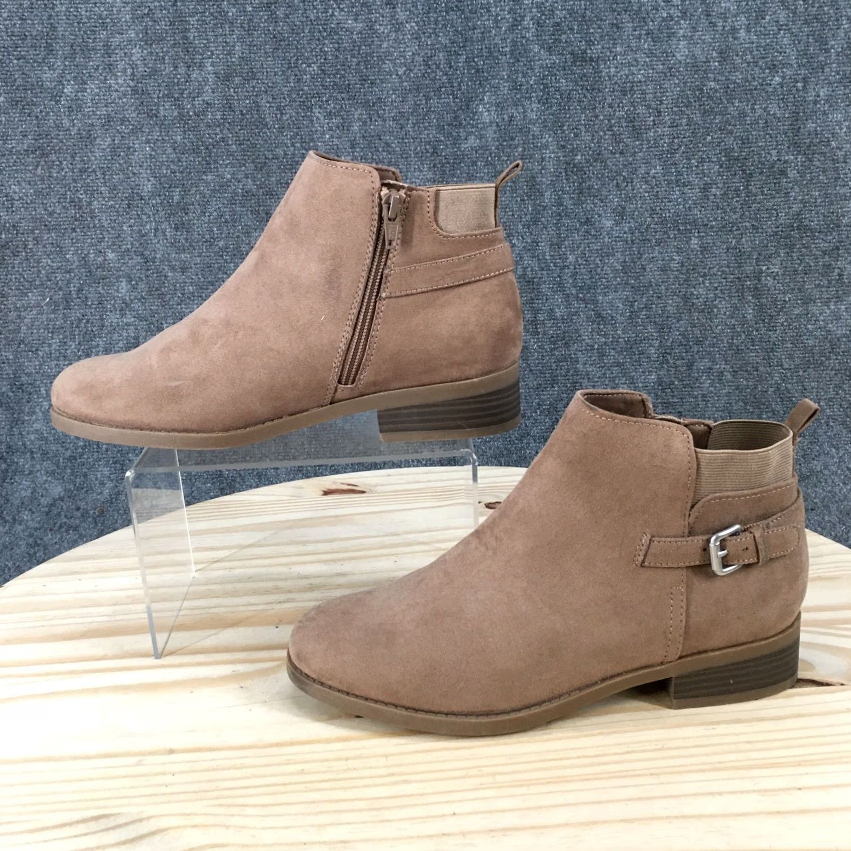 Old Navy Old Navy Boots Womens 8 Casual Side Zip Ankle Bootie Brown Fabric Low Heels Size US 8 / IT 38 - 2 Thumbnail