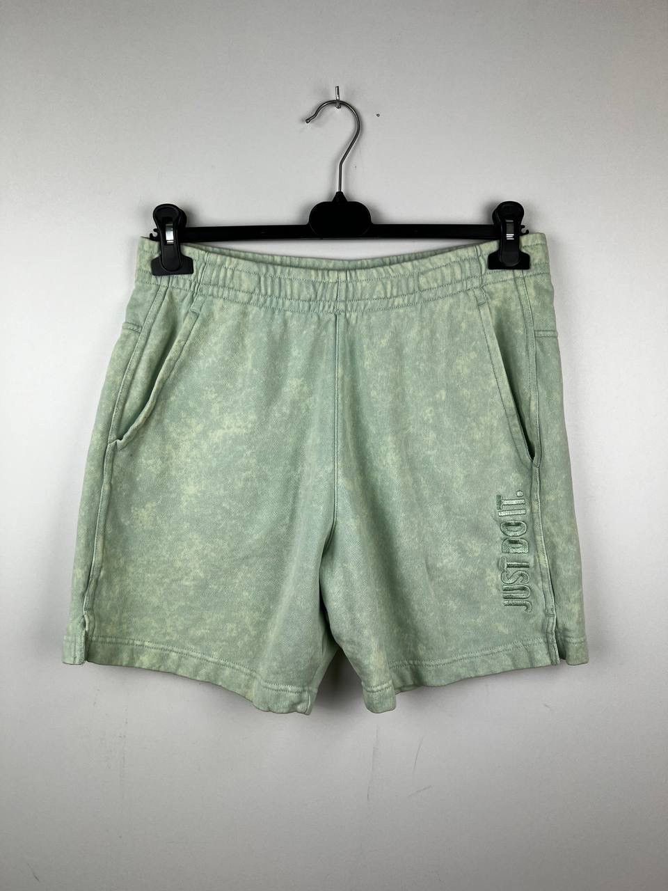 Vintage Nike streetwear shorts size S/30 Size US 30 / EU 46 - 1 Thumbnail