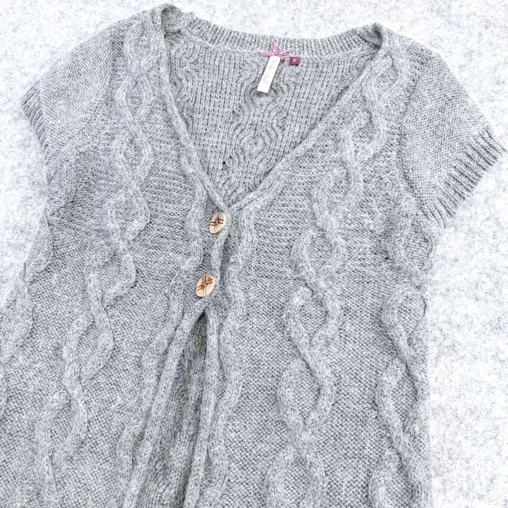 Vintage White Stuff Cardigan Grey Cable-Knit Short Sleeve UK12 Cap Sleeve Vest Adult Womens Cardigan, Alpaca Wool Blend, V-Neck, Hand Wash Only Size XL / US 12-14 / IT 48-50 - 3 Thumbnail