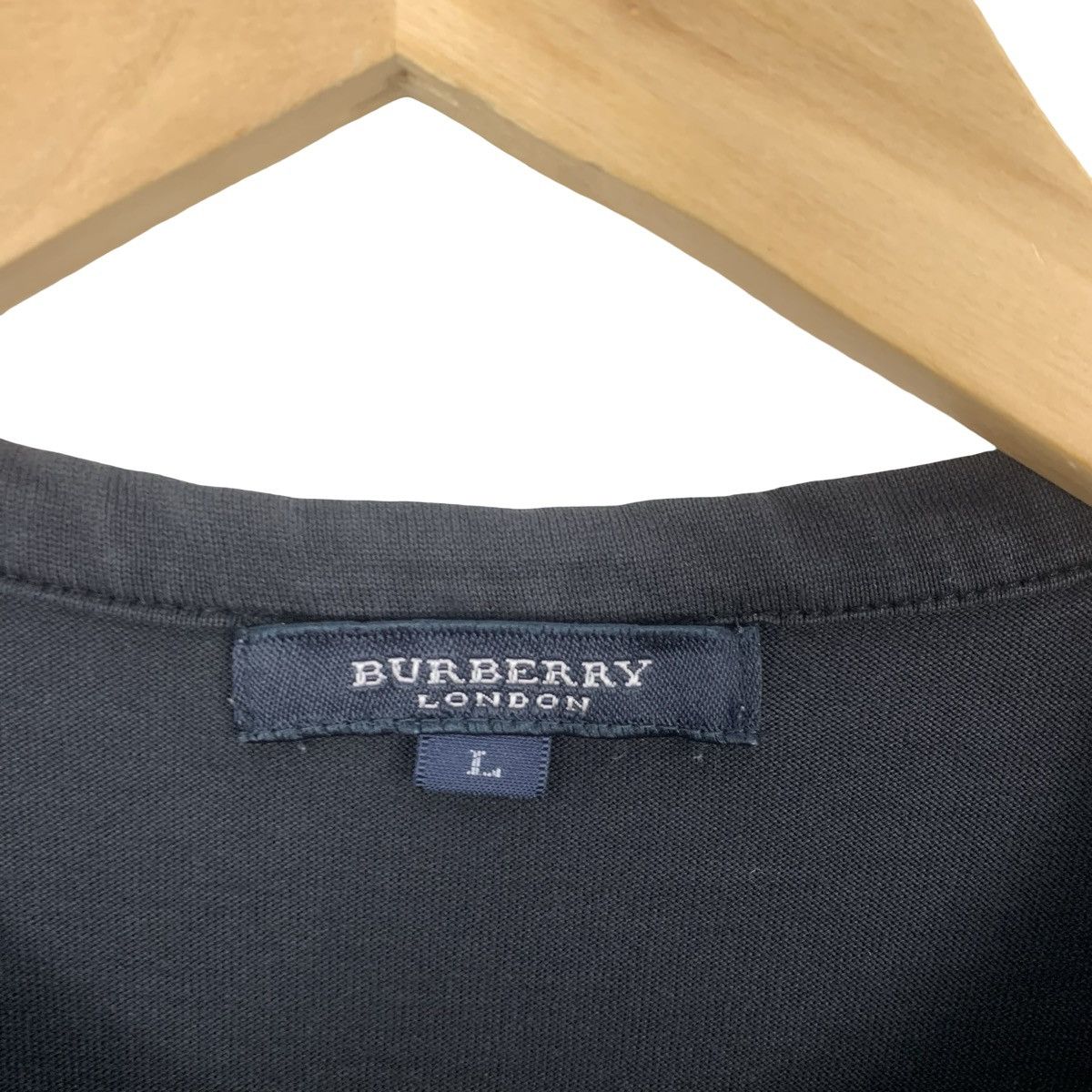 Burberry BURBERRY Henley Button Placket Tee Shirt Top Embroidered Size US L / EU 52-54 / 3 - 7 Thumbnail