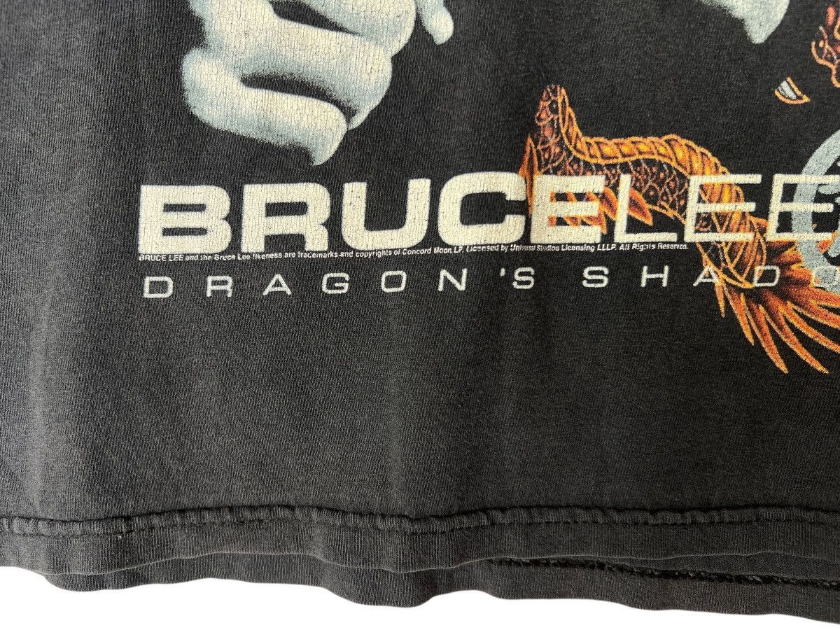 Vintage Vintage Bruce Lee Dragon Movie Sunfaded Black Tees Size US L / EU 52-54 / 3 - 3 Thumbnail