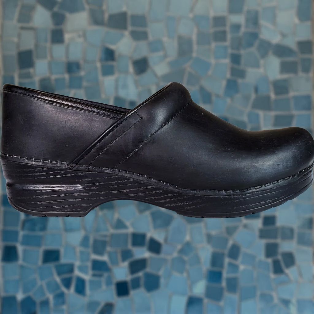 Dansko Dansko Matte Black Leather Professional Work Clogs Womens US 7.5 - 8 (EU 38) Size ONE SIZE - 1 Thumbnail