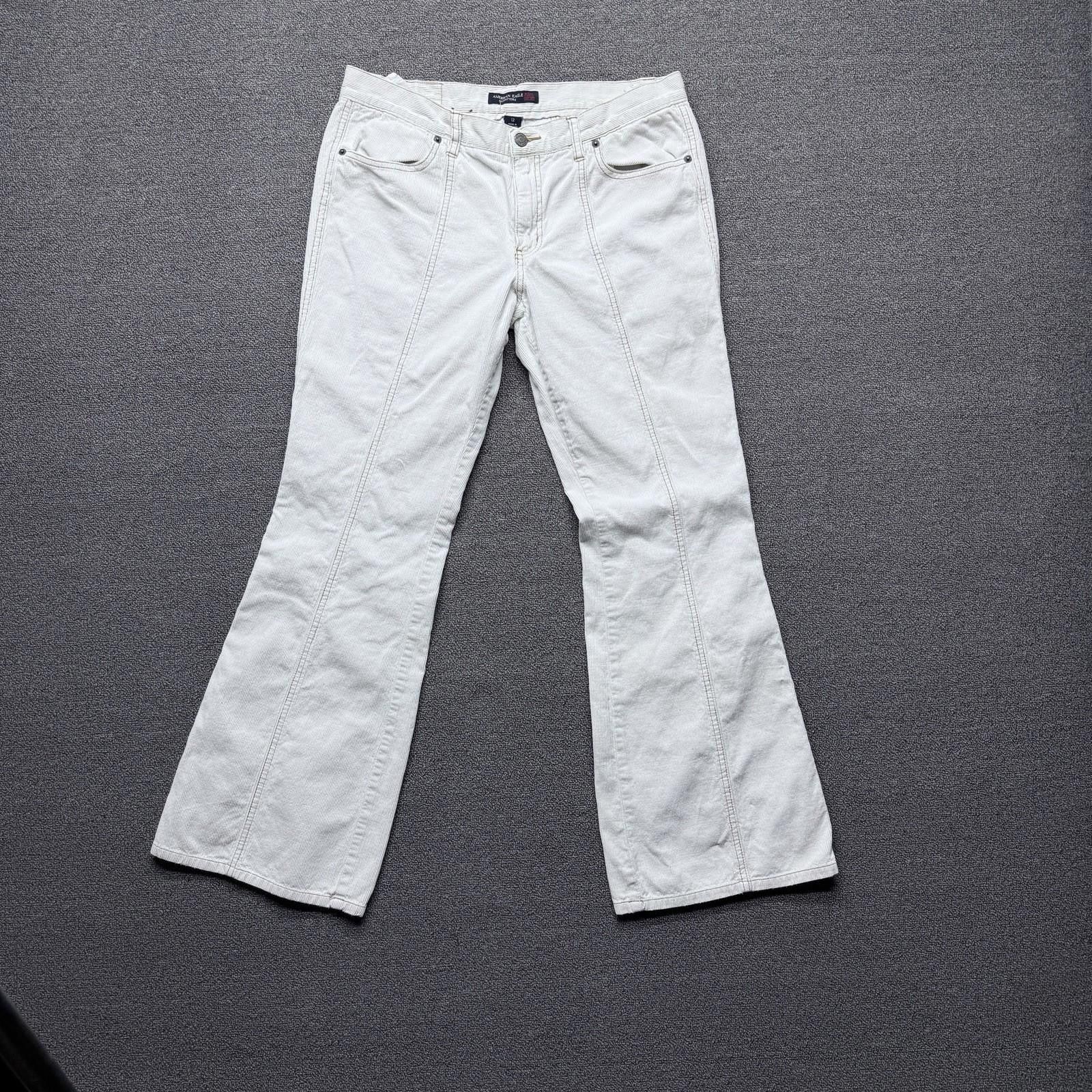 American Eagle Outfitters American Eagle Cream Corduroy Flare Jean MidRise Y2K90’s 12R Size 34" / US 12 / IT 48 - 1 Thumbnail