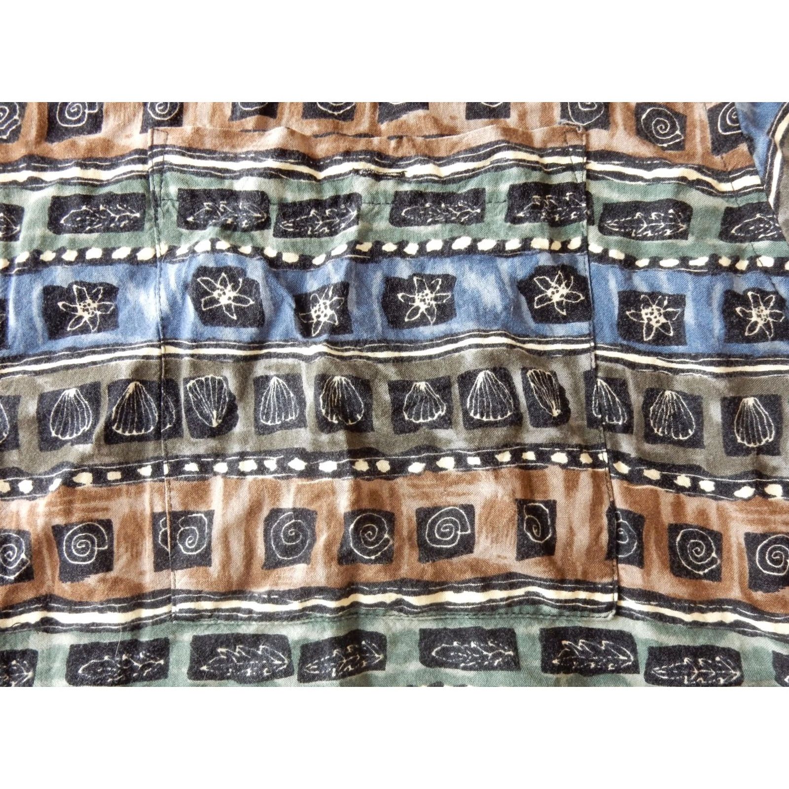 Pierre Cardin VINTAGE Pierre Cardin Men's Hawaiian Shirt XL Seashells Button-Up Short Sleeve Cotton Rayon Blue Adults Mens Size US XL / EU 56 / 4 - 4 Thumbnail