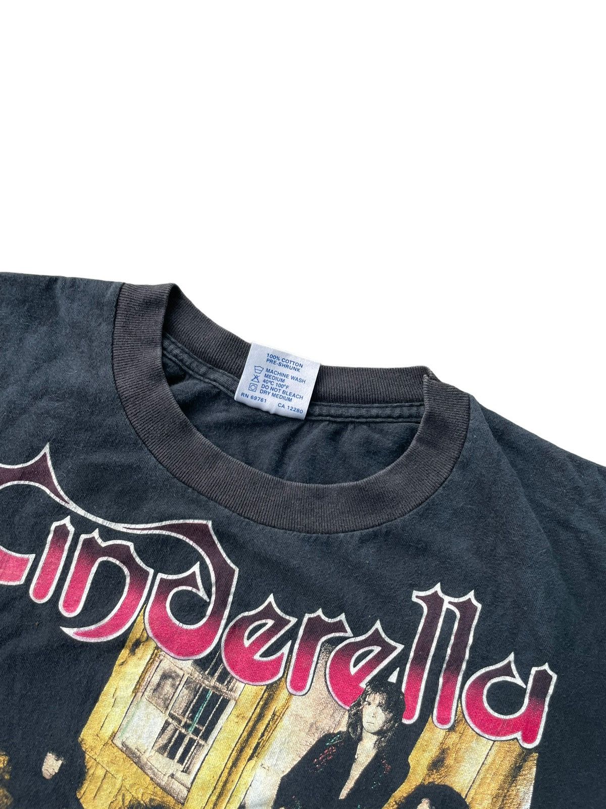 Band Tees VTG 90 Cinderella Heartbreak Station World Tour 1991 Size US XL / EU 56 / 4 - 4 Thumbnail