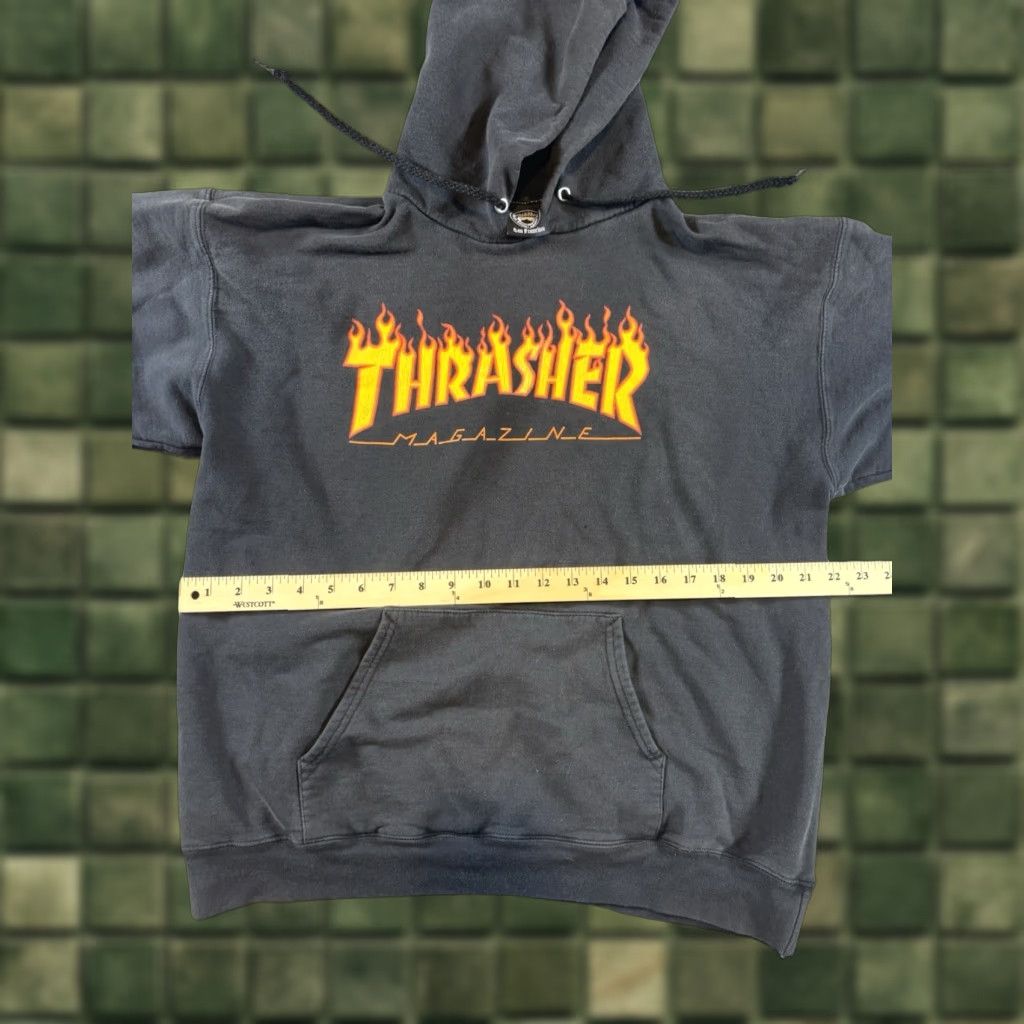 Thrasher VINTAGE Thrasher Hoodies Shirt Men Medium Black Thrasher Distressed Flame Graphic Print 90s Grunge Skating Pullover Hoodie Mens Size US M / EU 48-50 / 2 - 1 Thumbnail