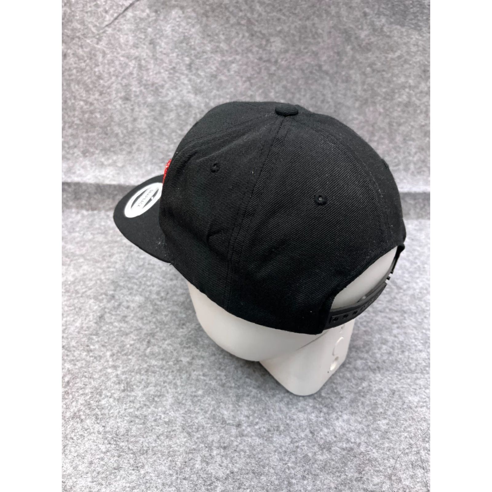 Vintage Yupoong Snapback Hat Cap Adult One Size Black Acrylic Wool Blend Casual Logo Skate Mens Size ONE SIZE - 5 Thumbnail