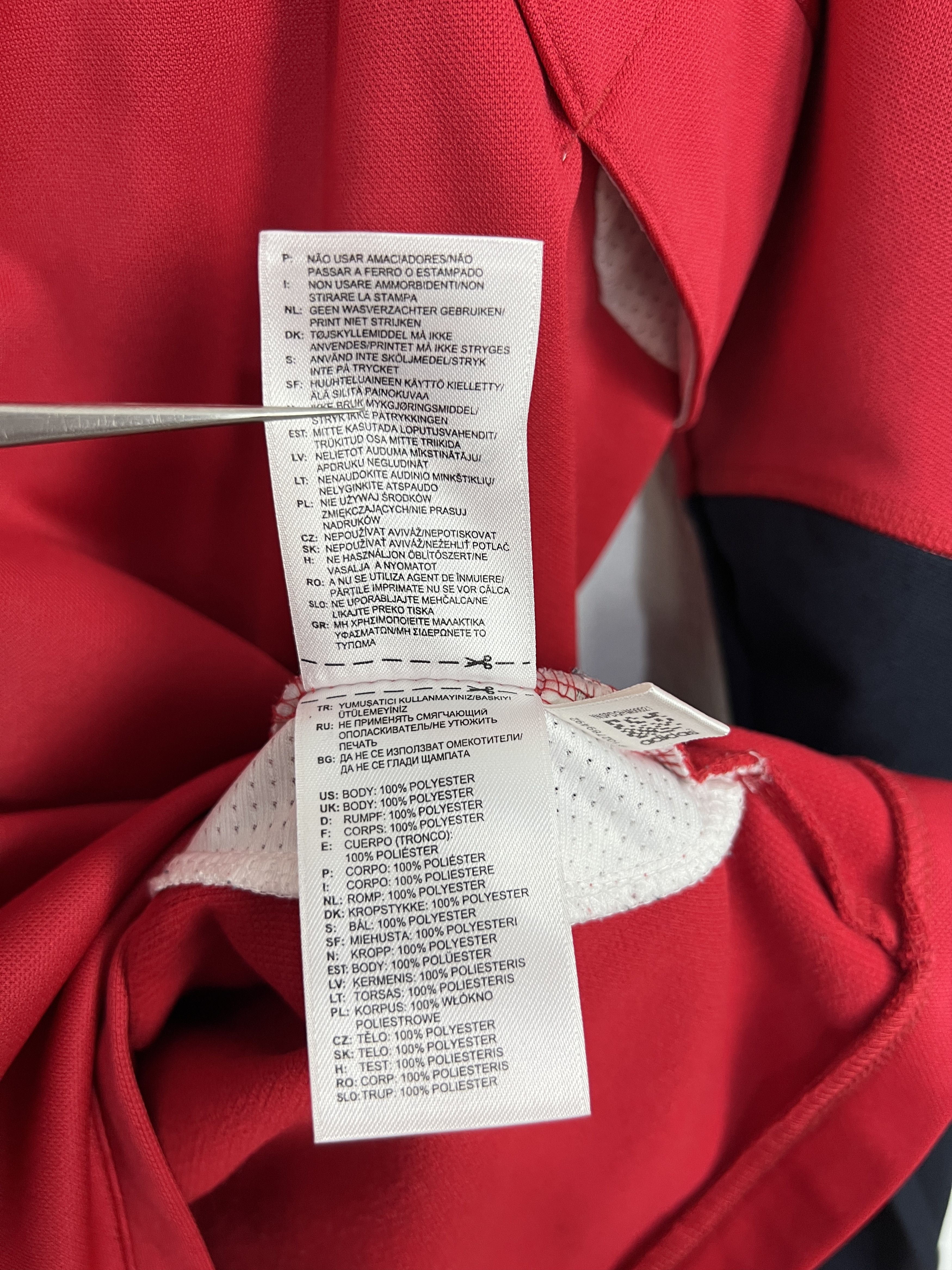 Adidas Vintage Adidas Red Bull Salzburg Football Train Sweatshirt Size US L / EU 52-54 / 3 - 14 Thumbnail