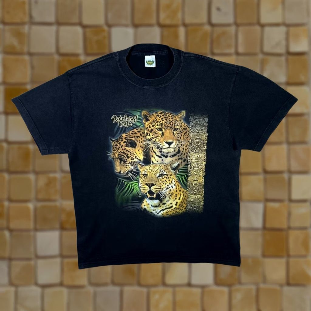 Vintage VINTAGE Rainforest Cafe Cheetah Jaguar Wildlife Tourist Black T-Shirt Large XL Mens Short Sleeve Cotton Graphic Front 90s Size US L / EU 52-54 / 3 - 1 Thumbnail