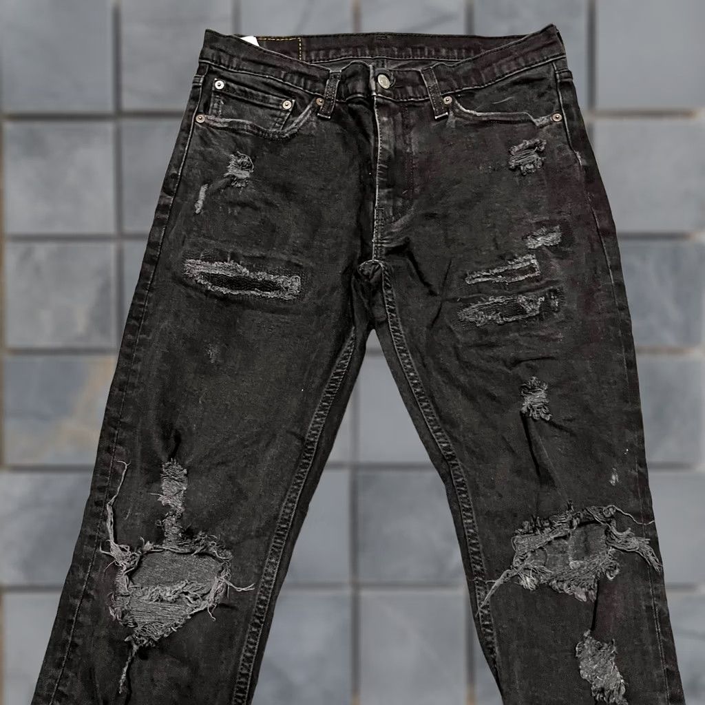 Levi's VINTAGE? No. Levi’s 511 Jeans Mens Slim Fit Black Distressed Ankle 32x32 Regular Men B? Size US 32 / EU 48 - 1 Thumbnail