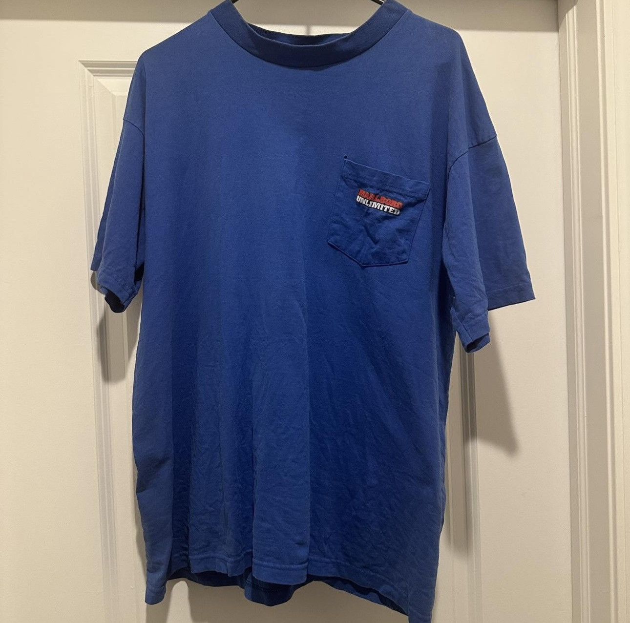 Marlboro Vintage 90s Blue Marlboro Wolf Graphic tee Size US XL / EU 56 / 4 - 1 Thumbnail
