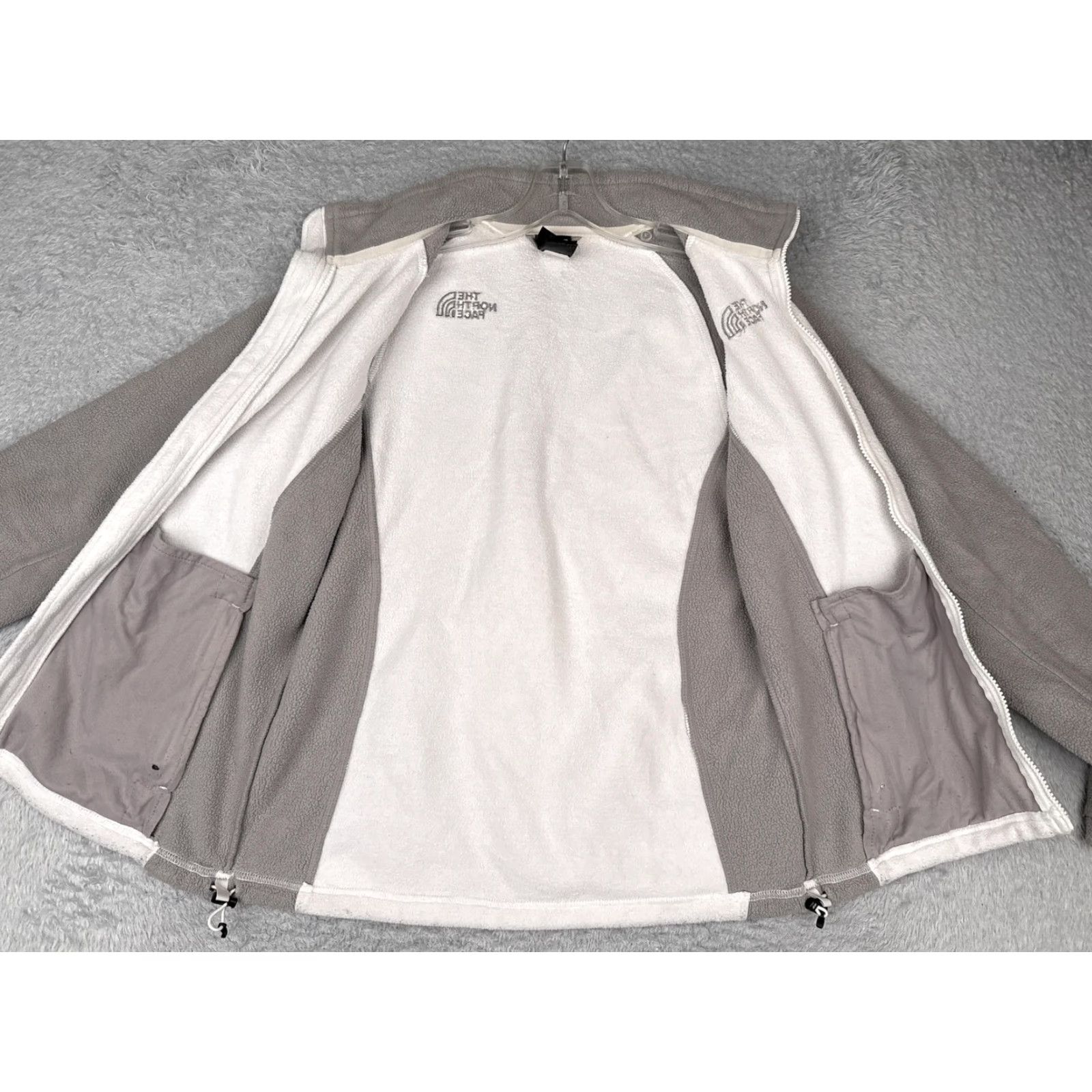 The North Face The North Face Jacket Women Small Gray White Fleece Full Zip Outdoor Hiking Hike Spring Fall Winter Size S / US 4 / IT 40 - 2 Thumbnail