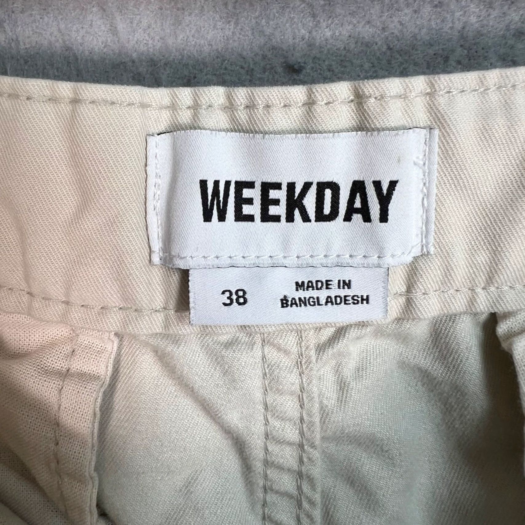 Weekday VINTAGE Weekday Womens Cargo Pants Wide Leg Beige Cotton 38 Casual Pants Womens Size 26" / US 2 / IT 38 - 3 Thumbnail