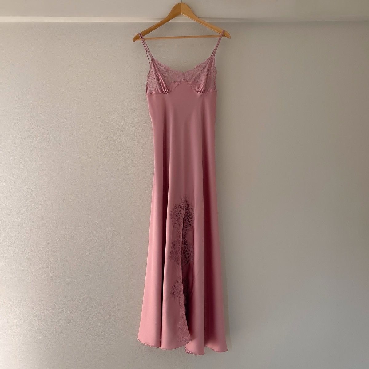 Vintage Lily of France 1990s Dusty Rose Satin Slip Gown (S–M) Size M / US 6-8 / IT 42-44 - 11 Thumbnail