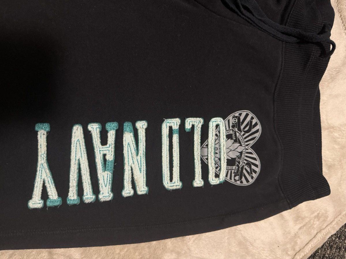 Old Navy Old Navy Embroidered Sweatpants – Black Joggers – Y2K Style Size 27" / US 4 / IT 40 - 2 Thumbnail