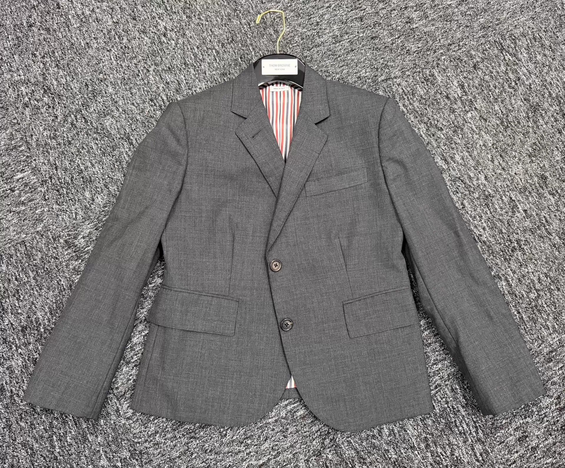 Thom Browne Thom Browne Women's Classic Short Gray Wool Blazer Size M / US 6-8 / IT 42-44 - 3 Thumbnail
