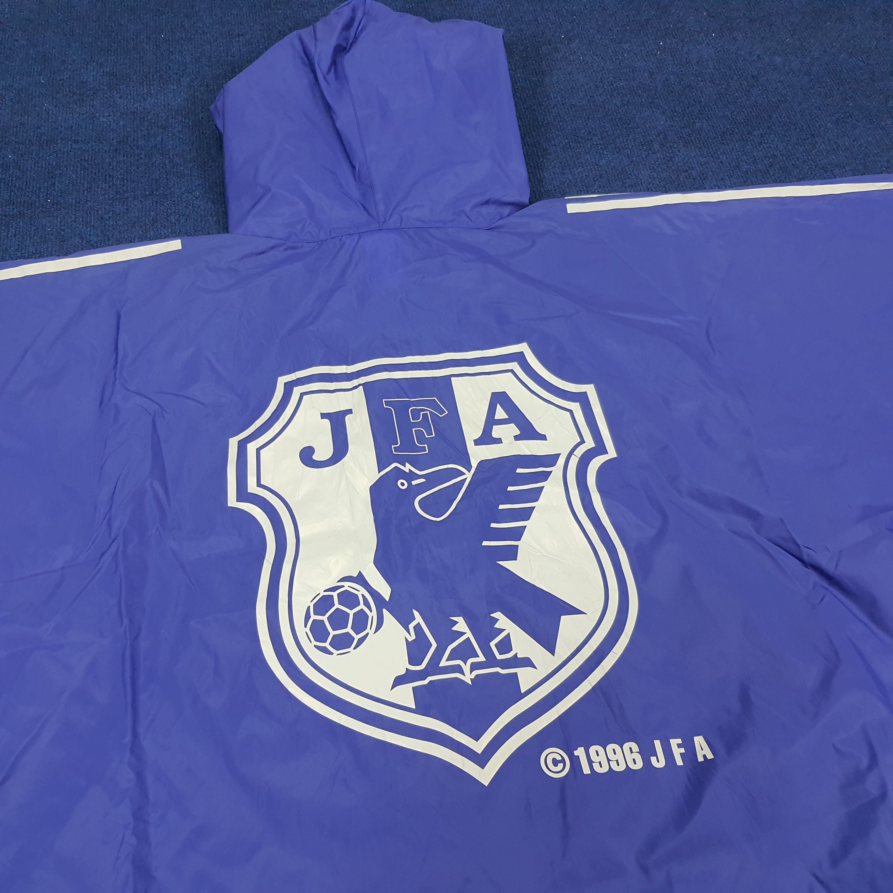 Adidas Vintage Adidas Japan Football Team Windbreaker Raincoat Size US M / EU 48-50 / 2 - 4 Thumbnail