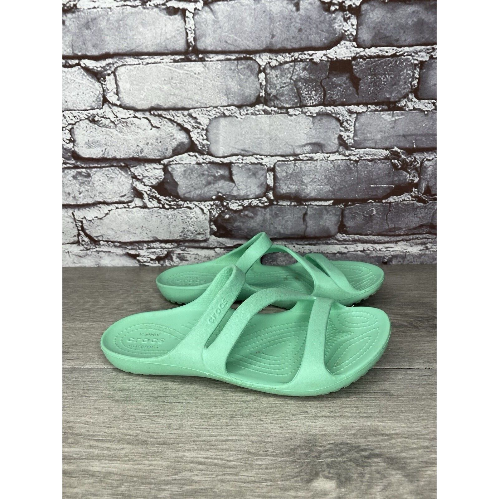 Crocs CROCS Iconic Comfort Green Rubber Slides Light Flats Sandals Size US 6 / IT 36 - 6 Thumbnail