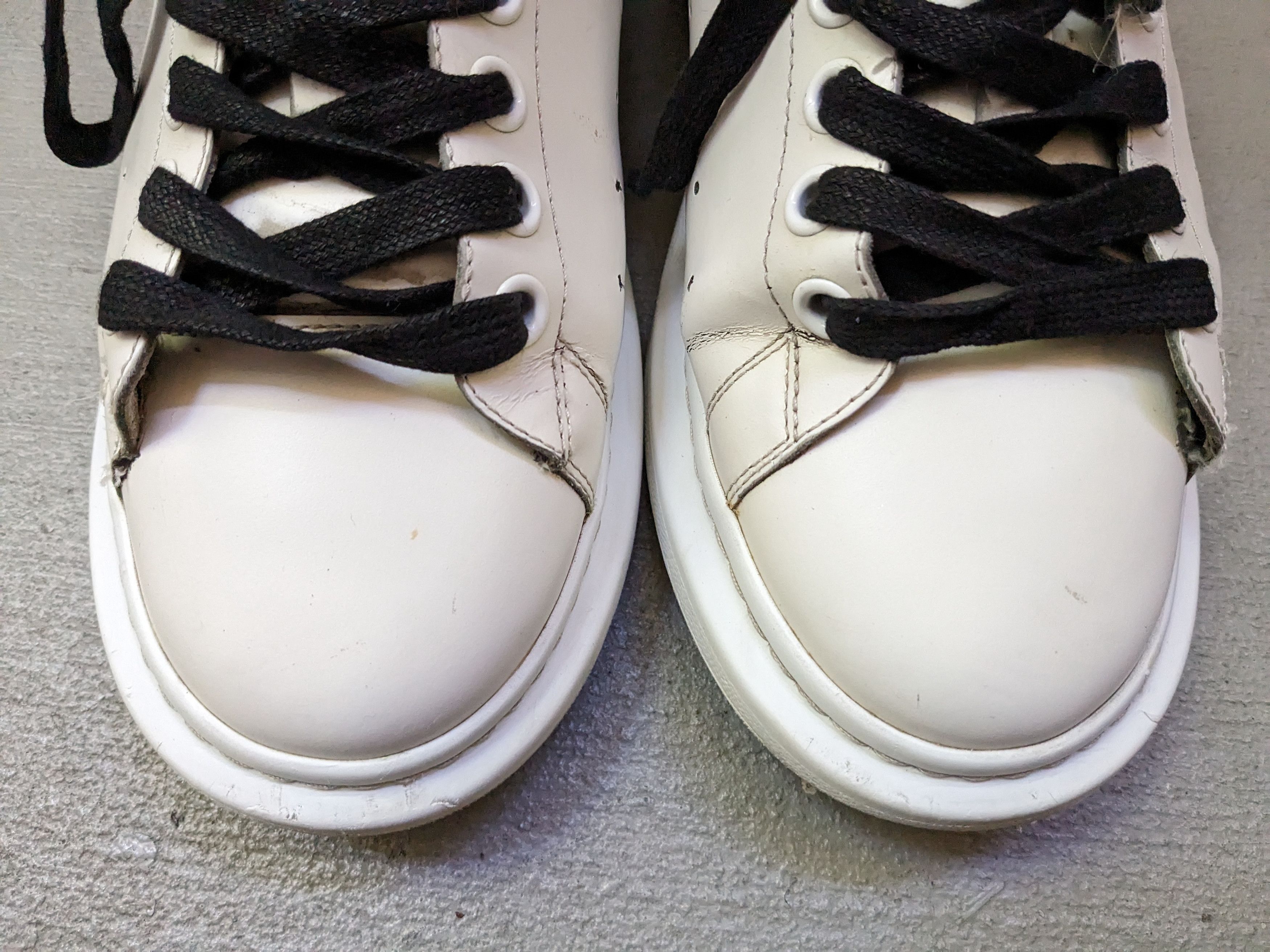 Alexander McQueen Alexander McQueen Larry Oversized Sneakers 9 42 White Gold Size US 9 / EU 42 - 6 Thumbnail