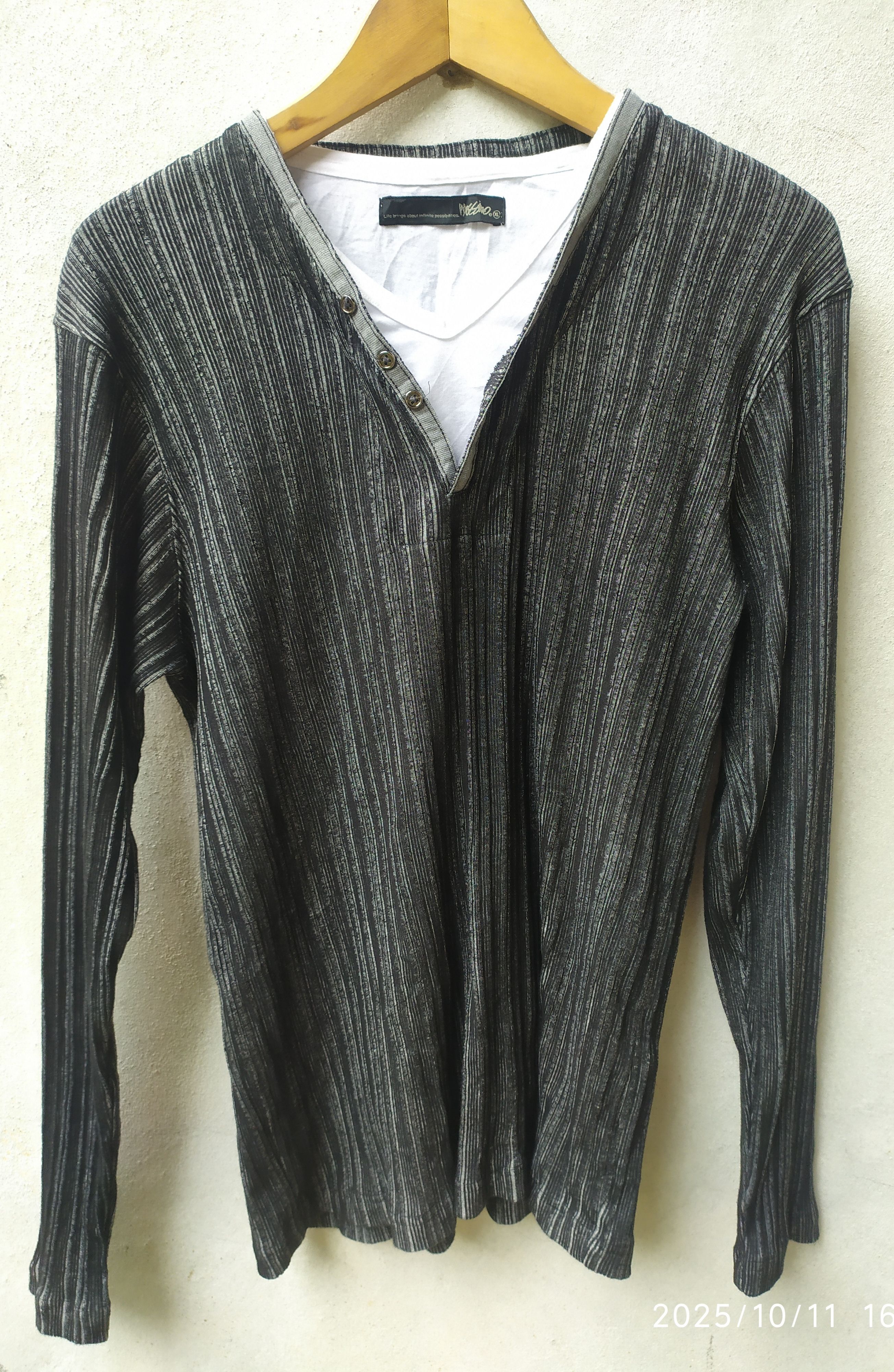 If Six Was Nine Mossimo Double Layer Long Sleeve shirt Size US L / EU 52-54 / 3 - 1 Thumbnail