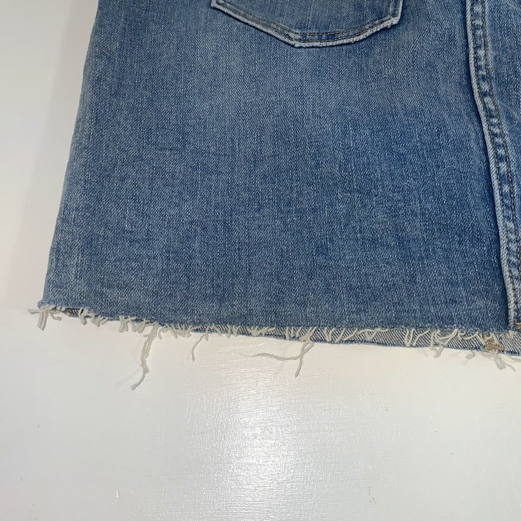 Old Navy VINTAGE? Old Navy Blue Jean Skirt Women Size 4 Distressed Style New NWT RN#160476 Size 27" / US 4 / IT 40 - 7 Thumbnail