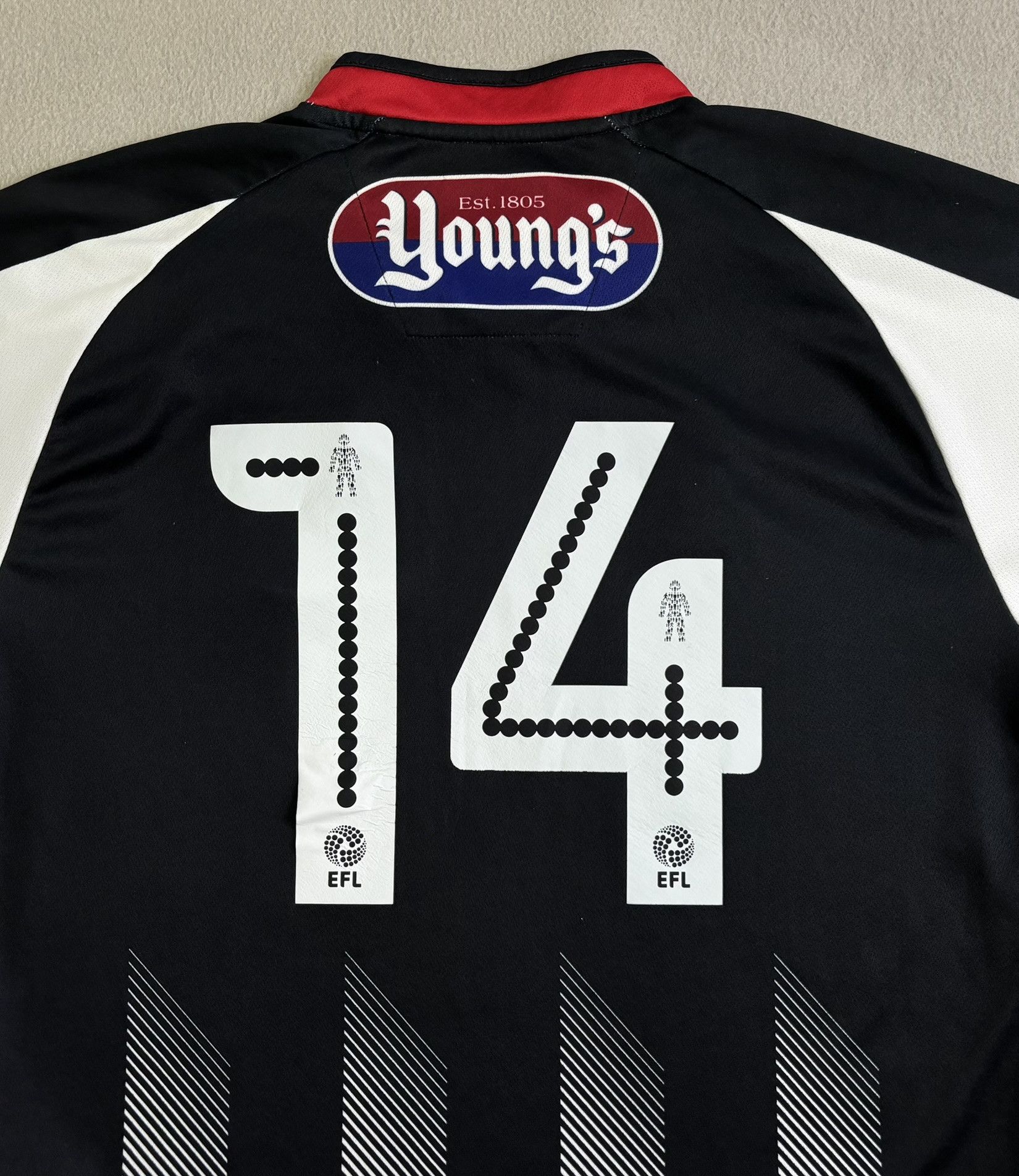 Errea Grimsby Town 2017/2018 #14 Errea Football Jersey Size L Size US L / EU 52-54 / 3 - 11 Thumbnail