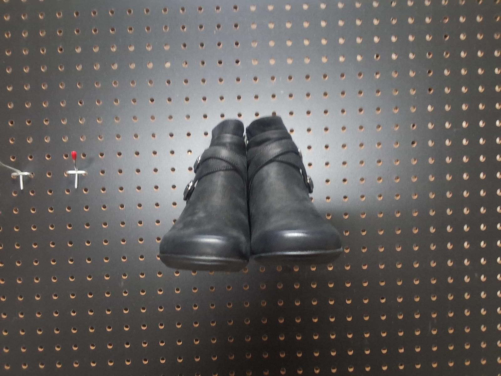 Unknown London Chic Black Ankle Boots - Grab 'Em Before They're Gone! Size US 7.5 / IT 37.5 - 3 Thumbnail