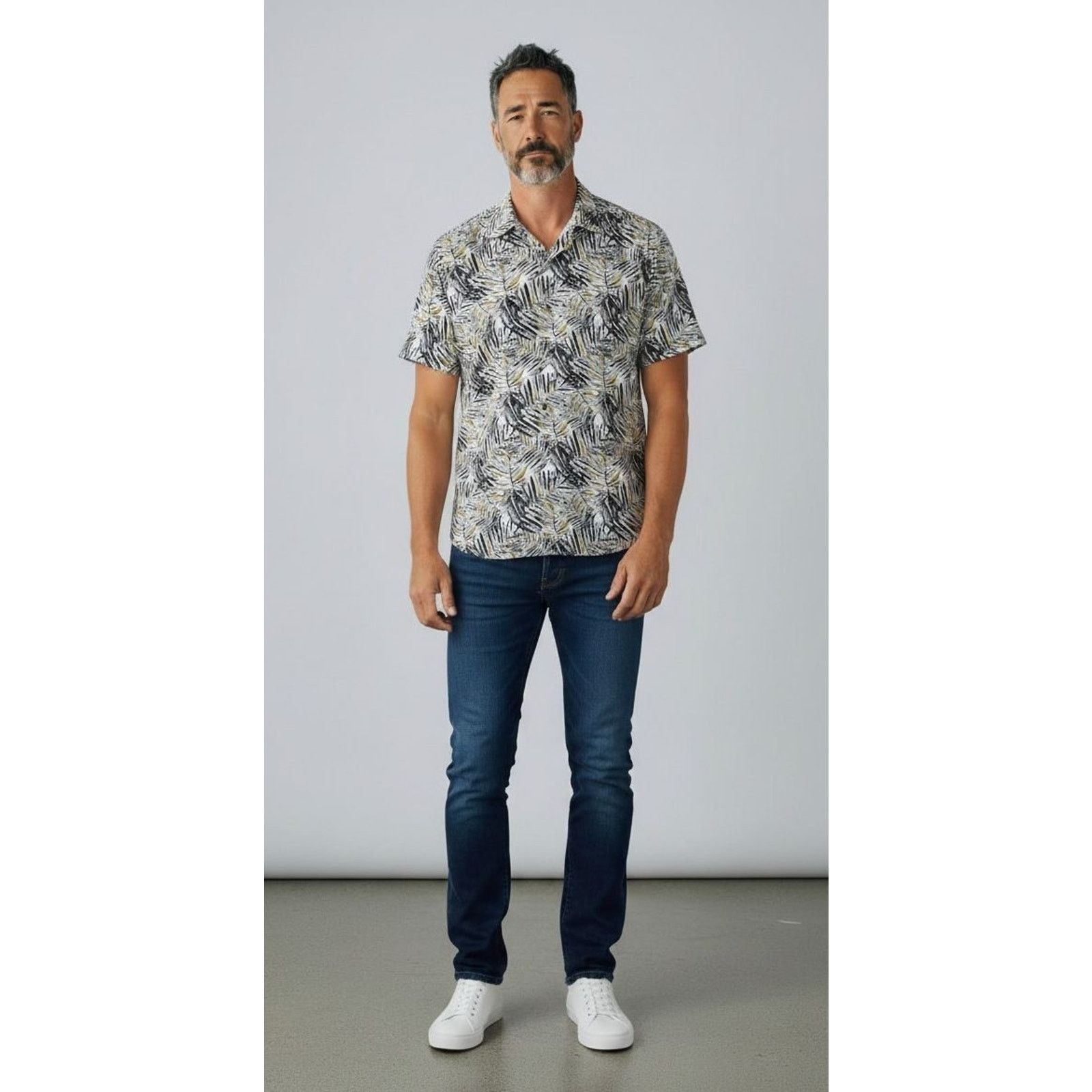 Robert Graham ROBERT GRAHAM White Short Sleeve Button Down Shirt Size 2XL Size US XXL / EU 58 / 5 - 1 Thumbnail