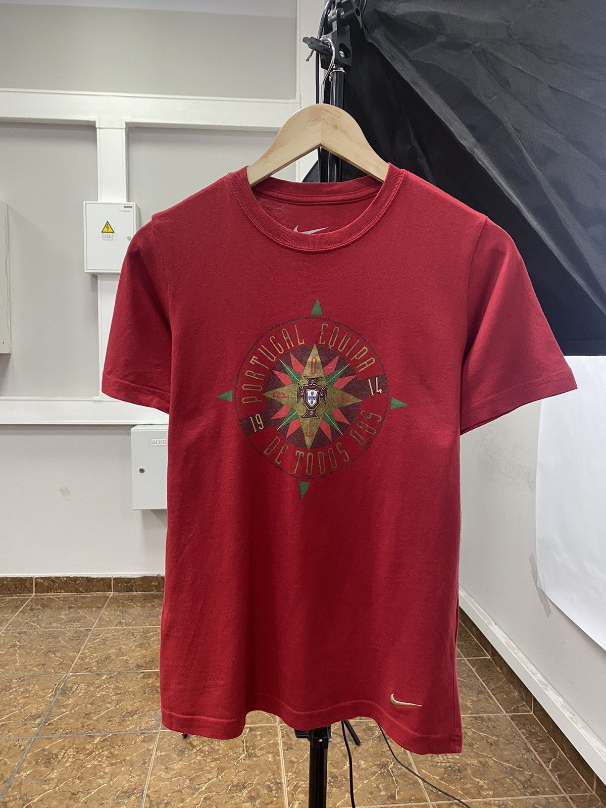 Nike 🇵🇹 Vintage Nike Portugal t-shirt rare retro hype Y2K Size US S / EU 44-46 / 1 - 1 Thumbnail