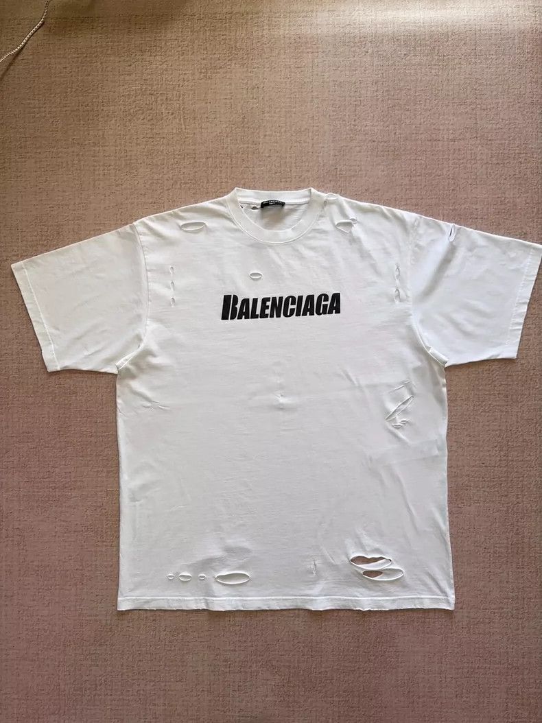 Balenciaga Balenciaga Distressed Logo Short Sleeve Tee - dmc Size US L / EU 52-54 / 3 - 1 Thumbnail