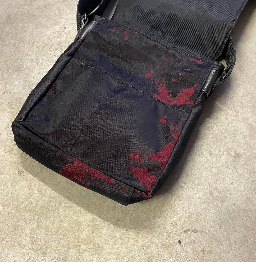 Jean Paul Gaultier Jean Paul Gaultier AW98 “Blood Drip Messenger Bag” Size ONE SIZE - 4 Thumbnail