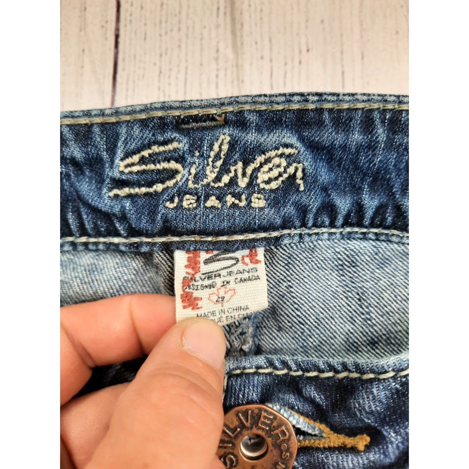 Silver Jeans Co. Women's Silver Jeans Eden Flare Thick-Stitch Flare Leg Med Wash 29x31 Size 29" - 4 Thumbnail