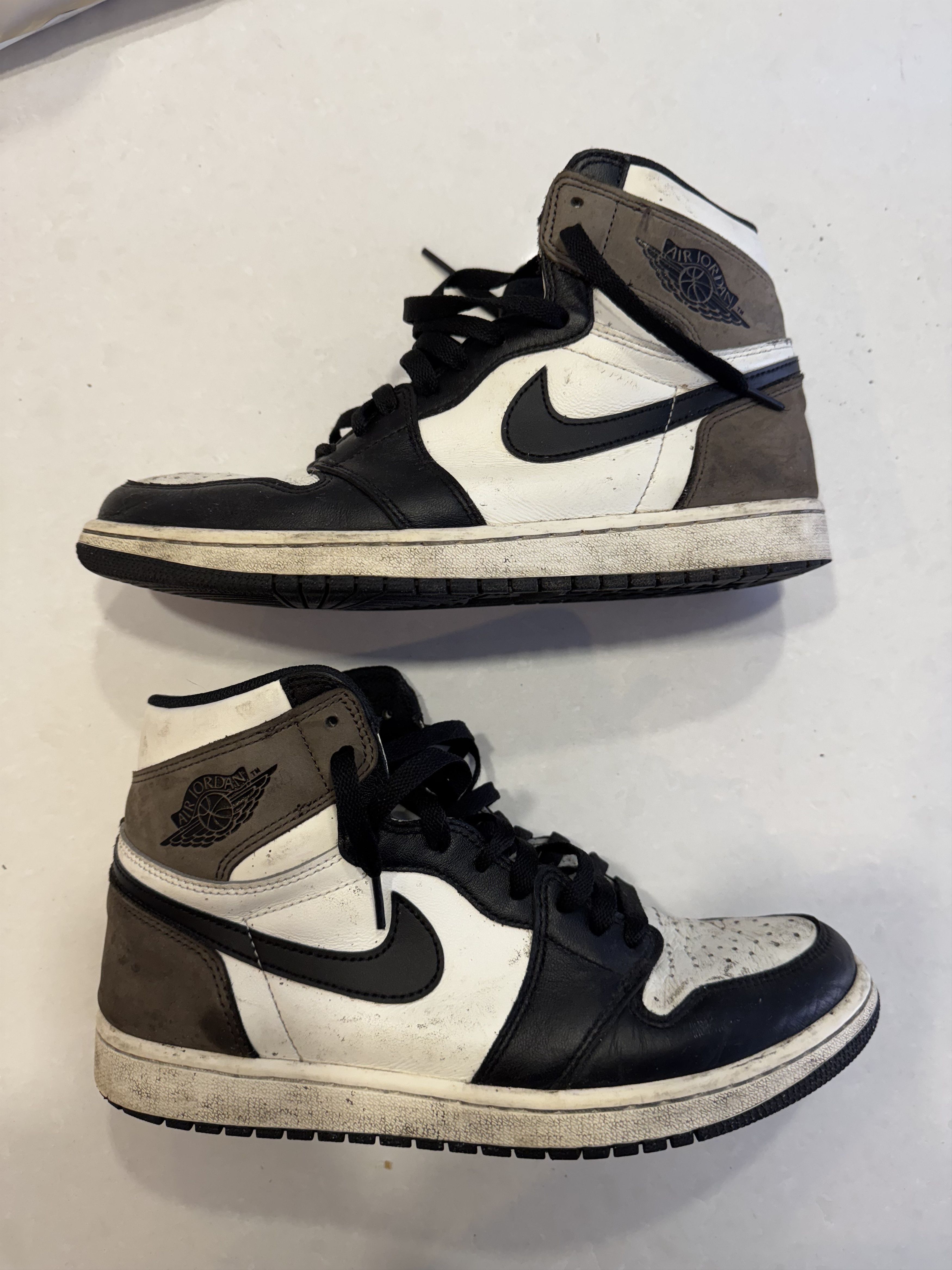 Jordan Brand Jordan 1 Retro High Size US 10 / EU 43 - 2 Thumbnail