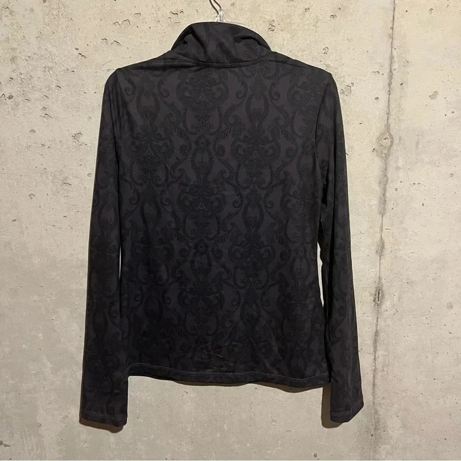 Eddie Bauer Eddie Bauer Top sz M Paisley Print 1/4 Zip Pullover Size M / US 6-8 / IT 42-44 - 9 Thumbnail