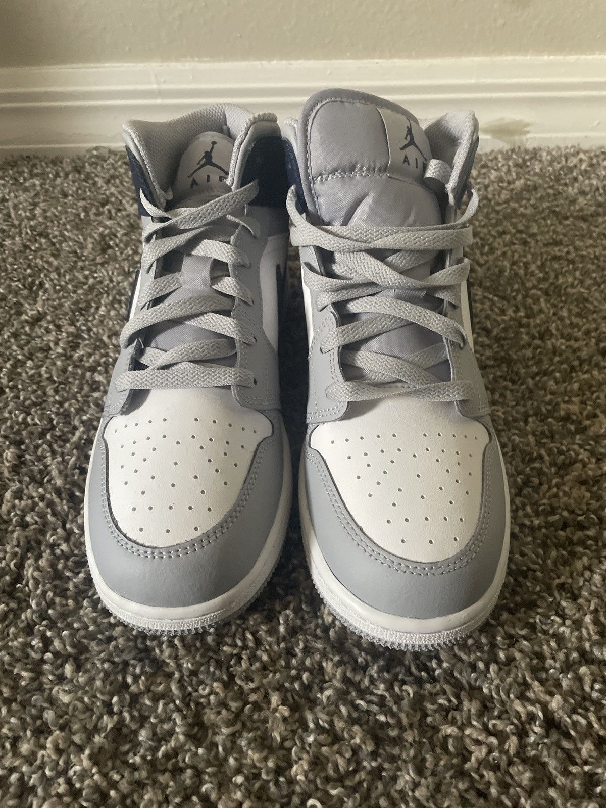 Jordan Brand Jordan 1 mid “Wolf Grey” Size US 6.5 / EU 39-40 - 3 Thumbnail