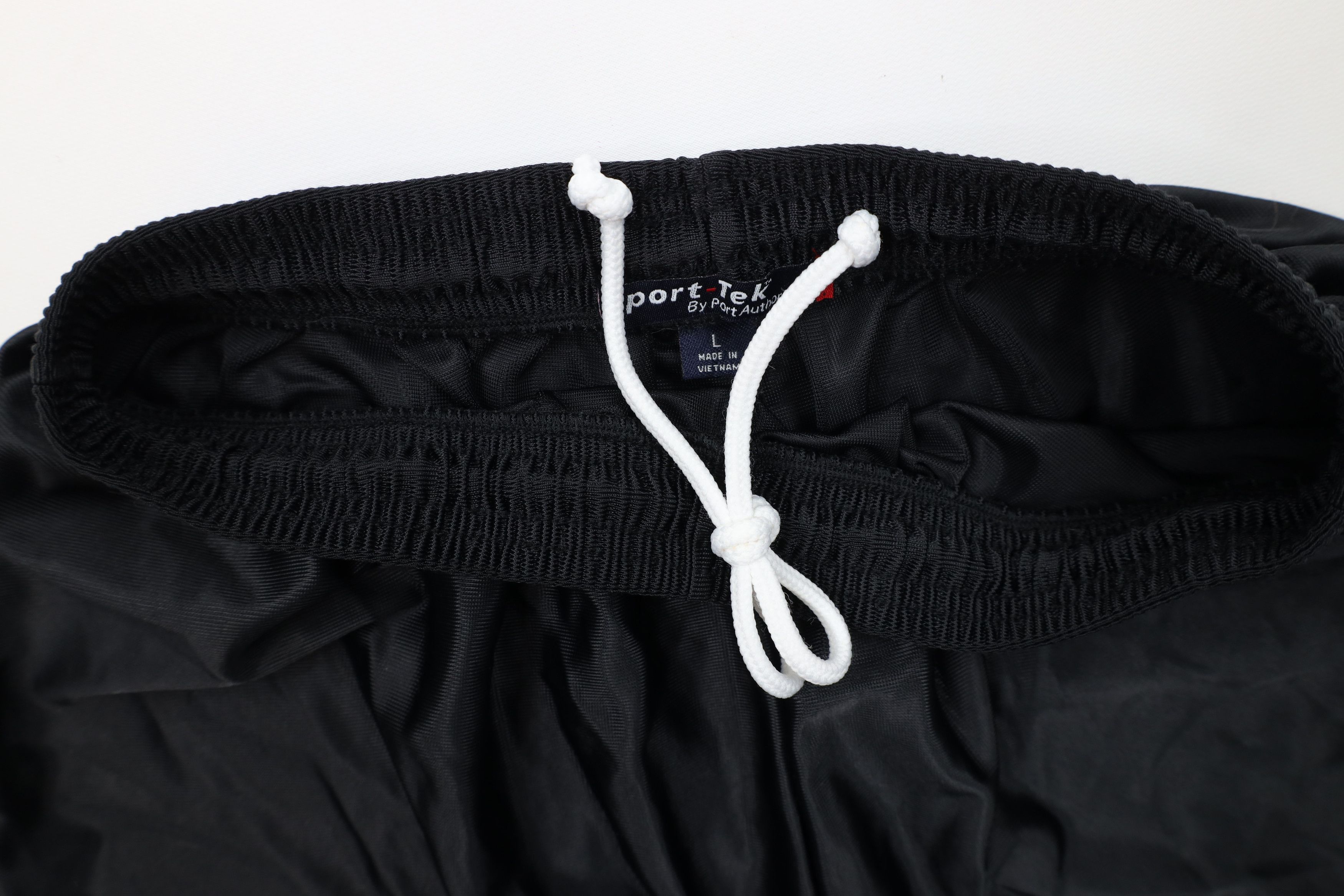 Vintage Vintage Y2K Streetwear Polyester Above Knee Shorts Black Size US 34 / EU 50 - 5 Thumbnail